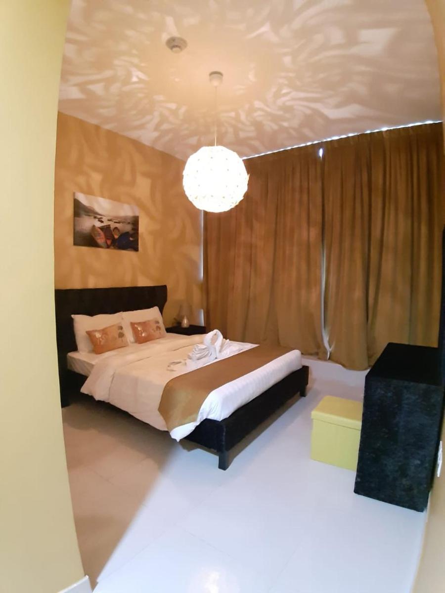 Golden Stay Vacation Homes continental tower marina