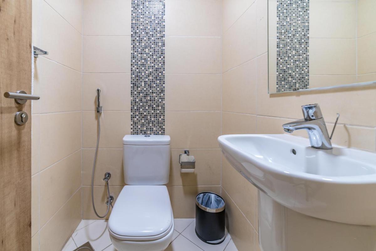 Golden Stay Vacation Homes continental tower marina