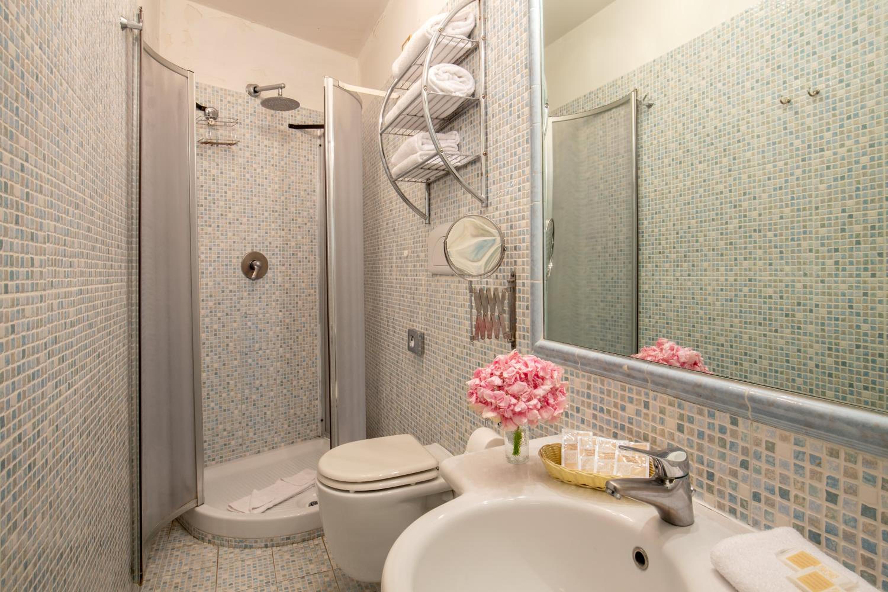 Residenza Canova Tadolini - Guesthouse
