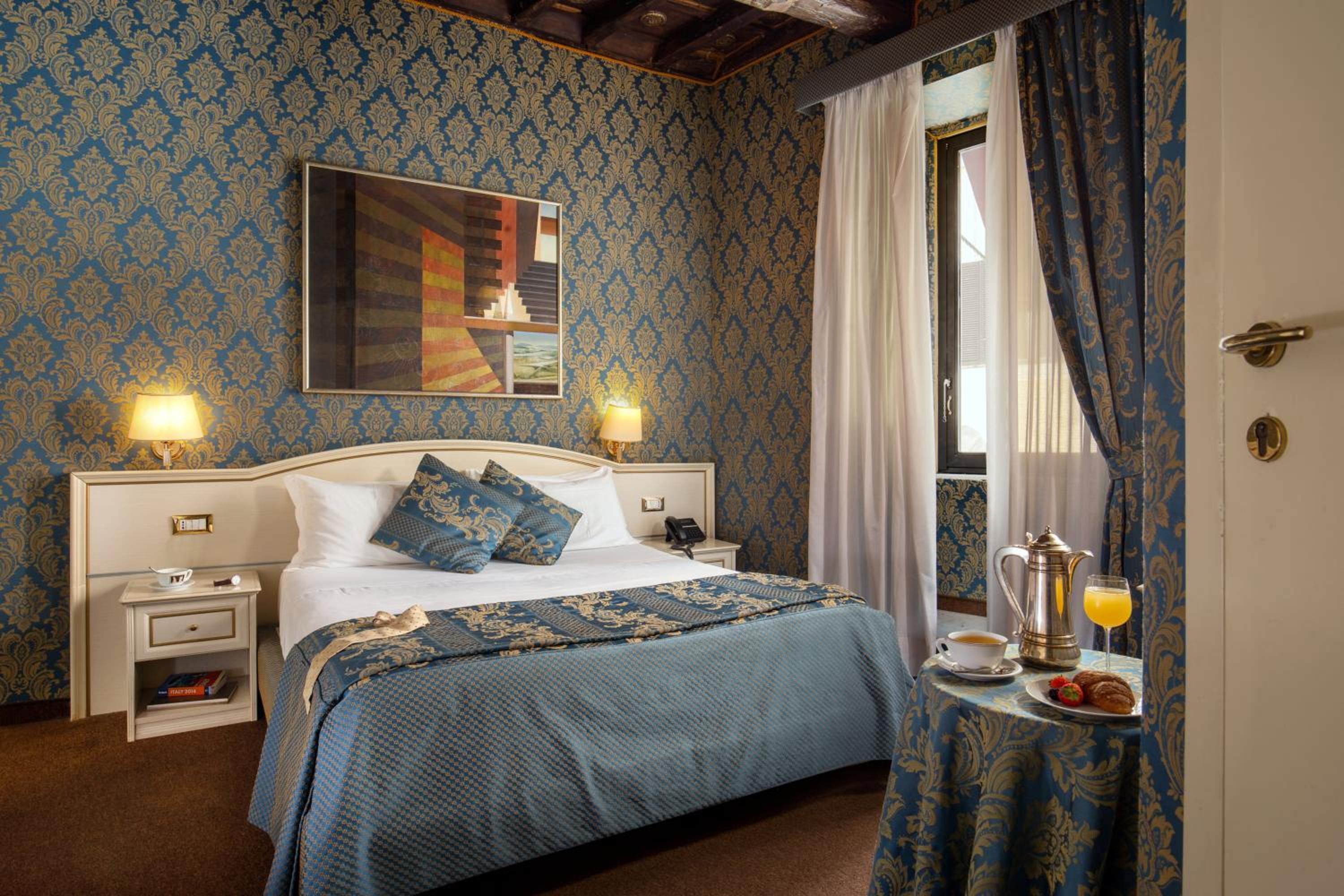 Residenza Canova Tadolini - Guesthouse