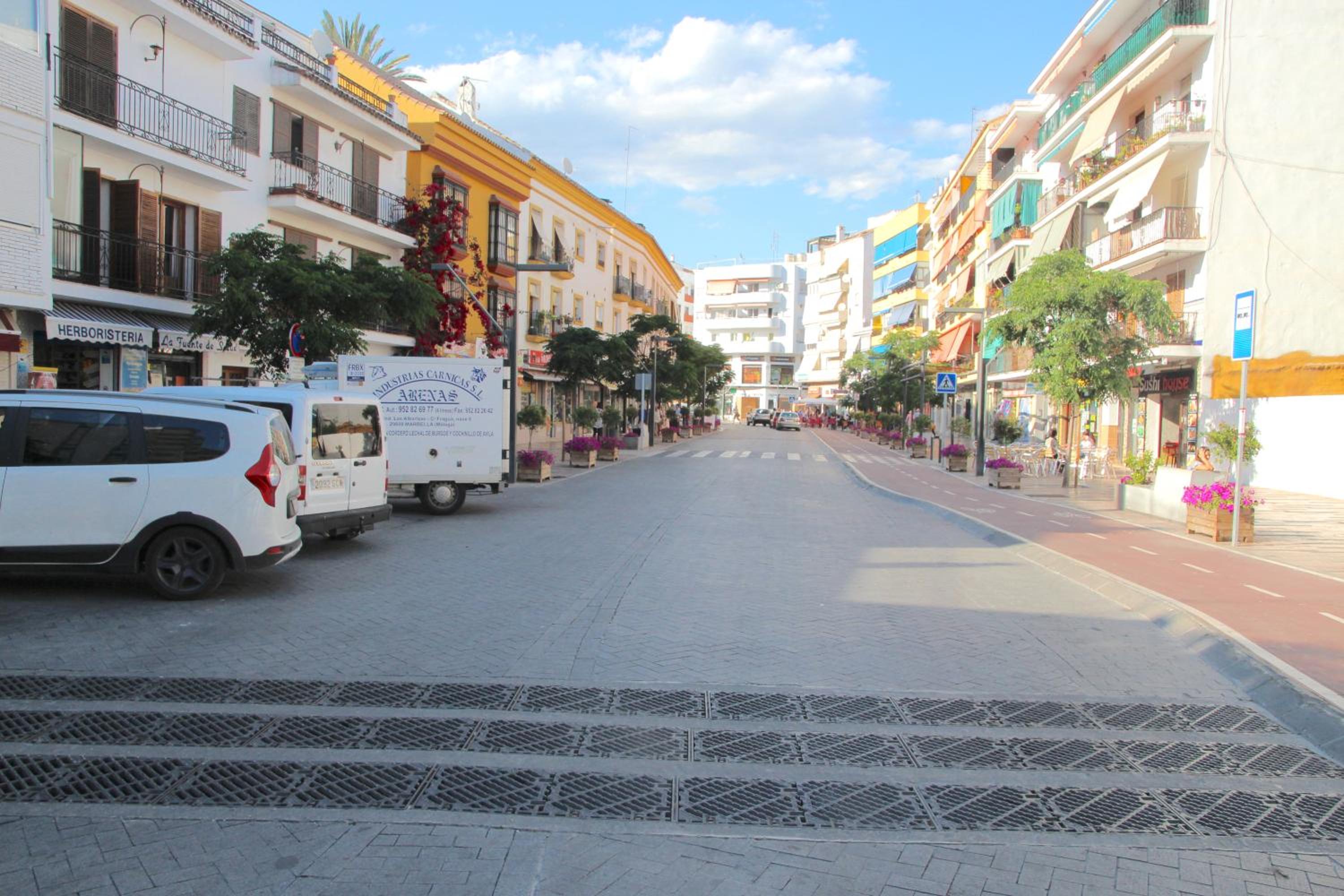 Townhouse Marbella Centre RDR164 view 4