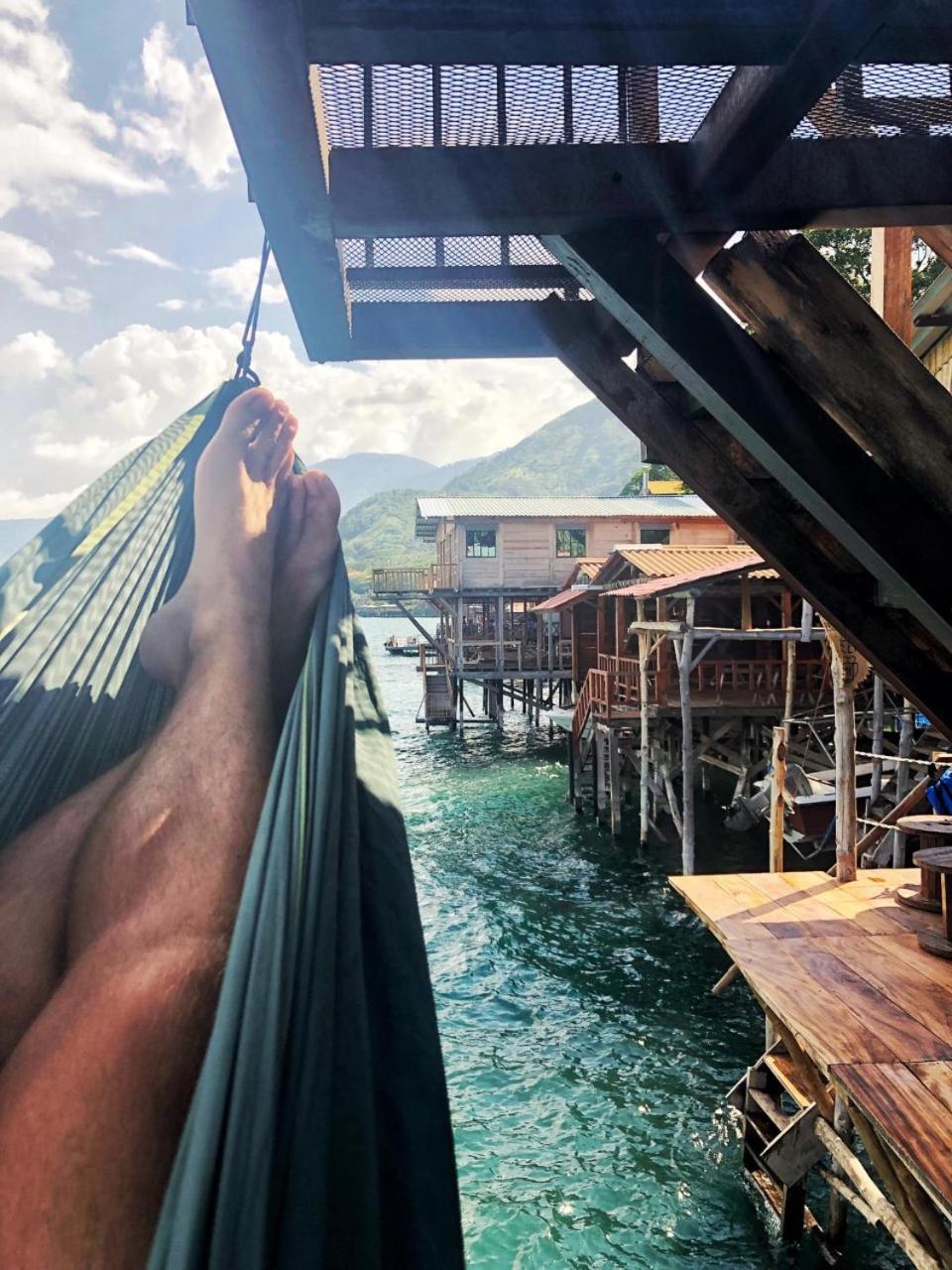 Captain Morgan Hostel Lake Coatepeque