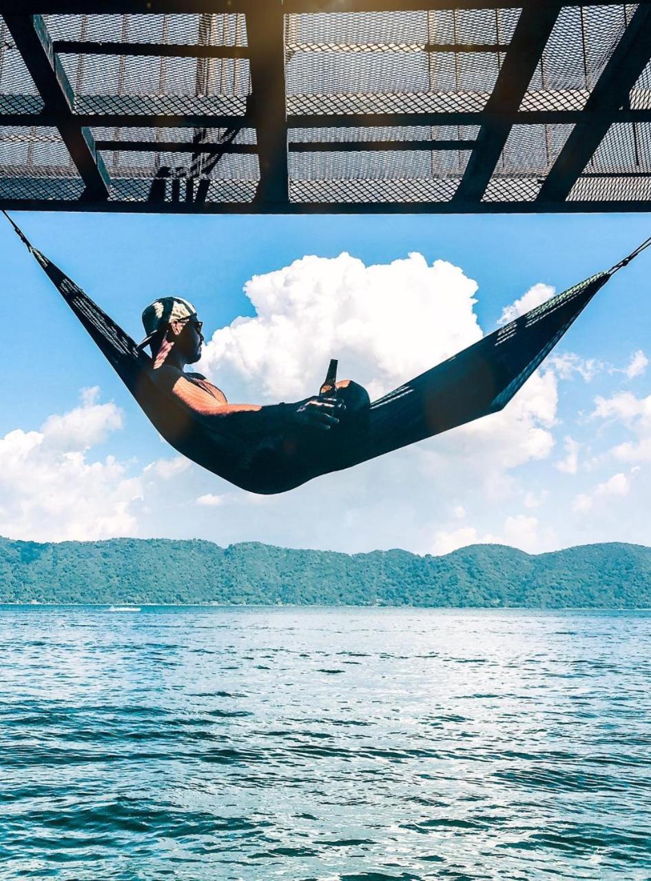 Captain Morgan Hostel Lake Coatepeque