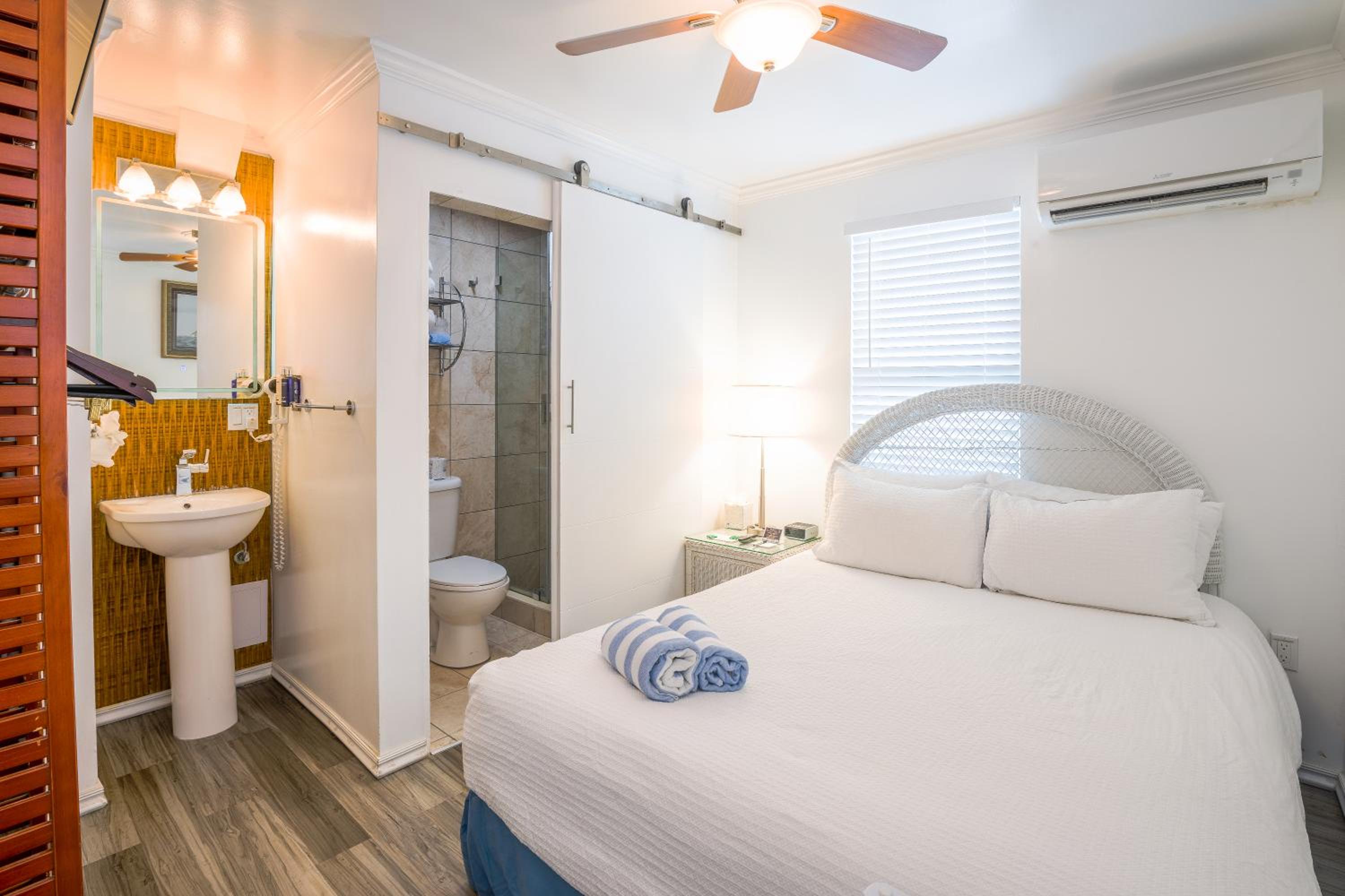 Duval Inn - Key West