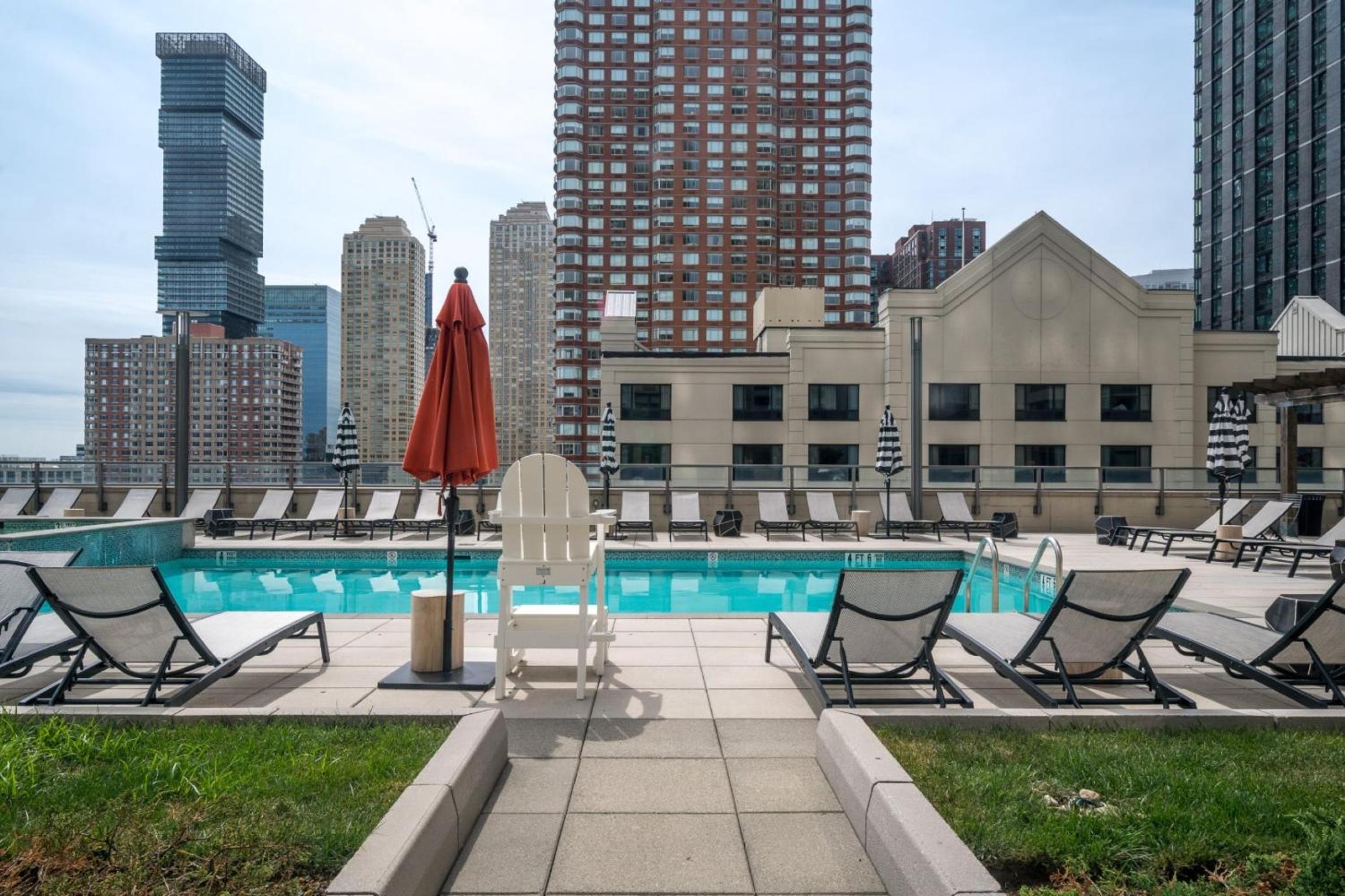 Global Luxury Suites Downtown Jersey City