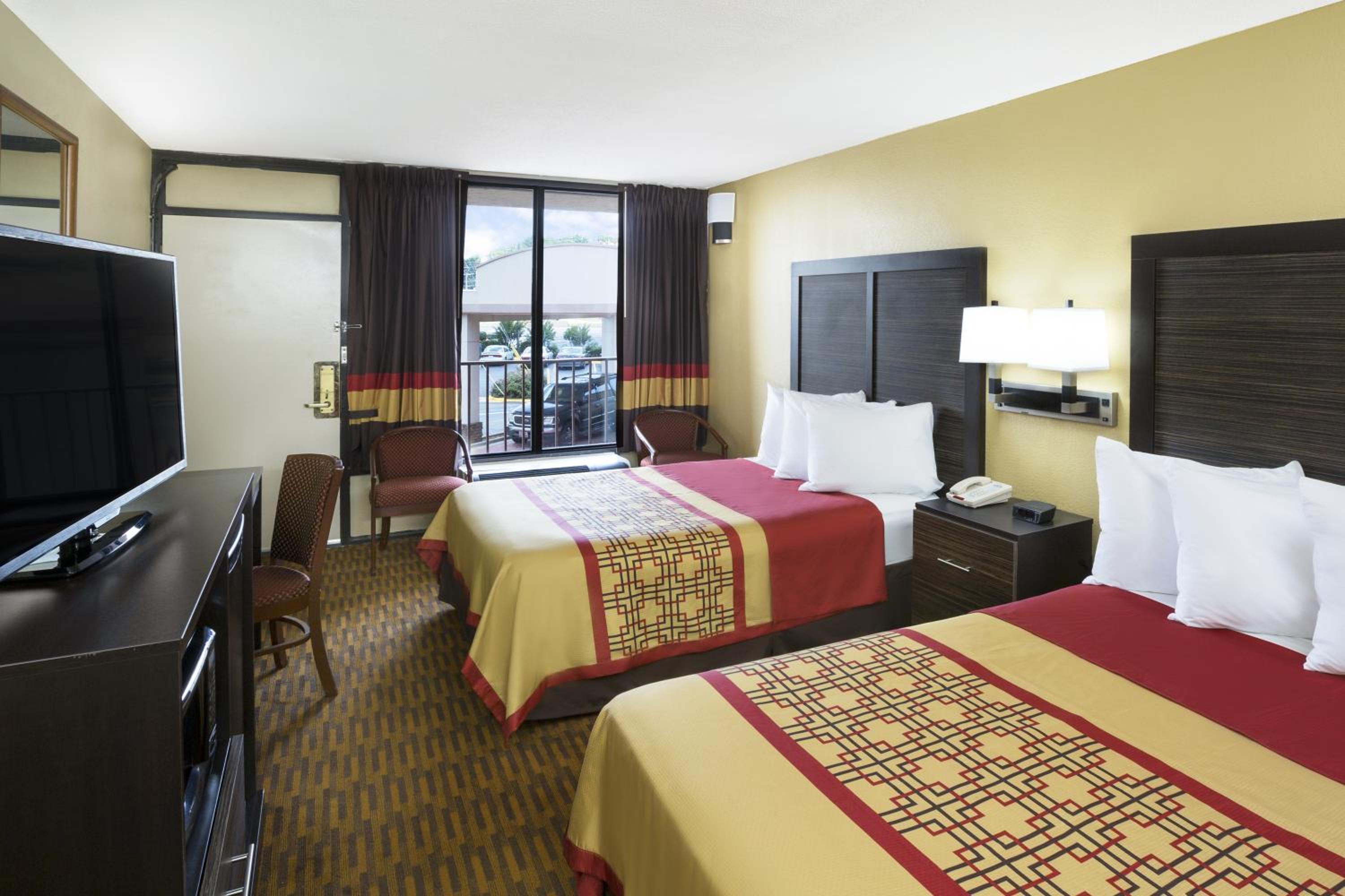 Days Inn by Wyndham Columbus-North Fort Moore, Fotografia 16