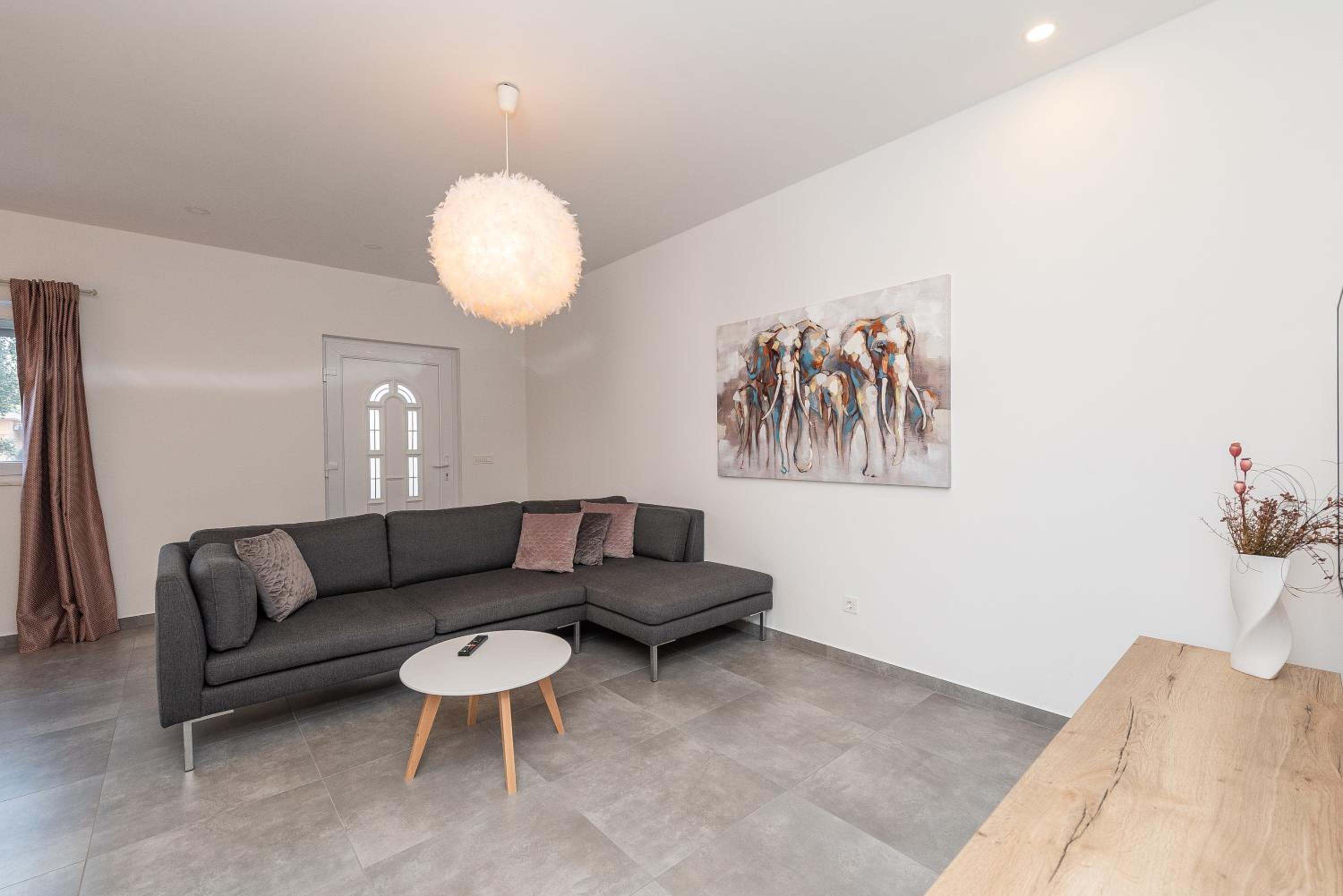 Angela Luxury Apartment II view 5