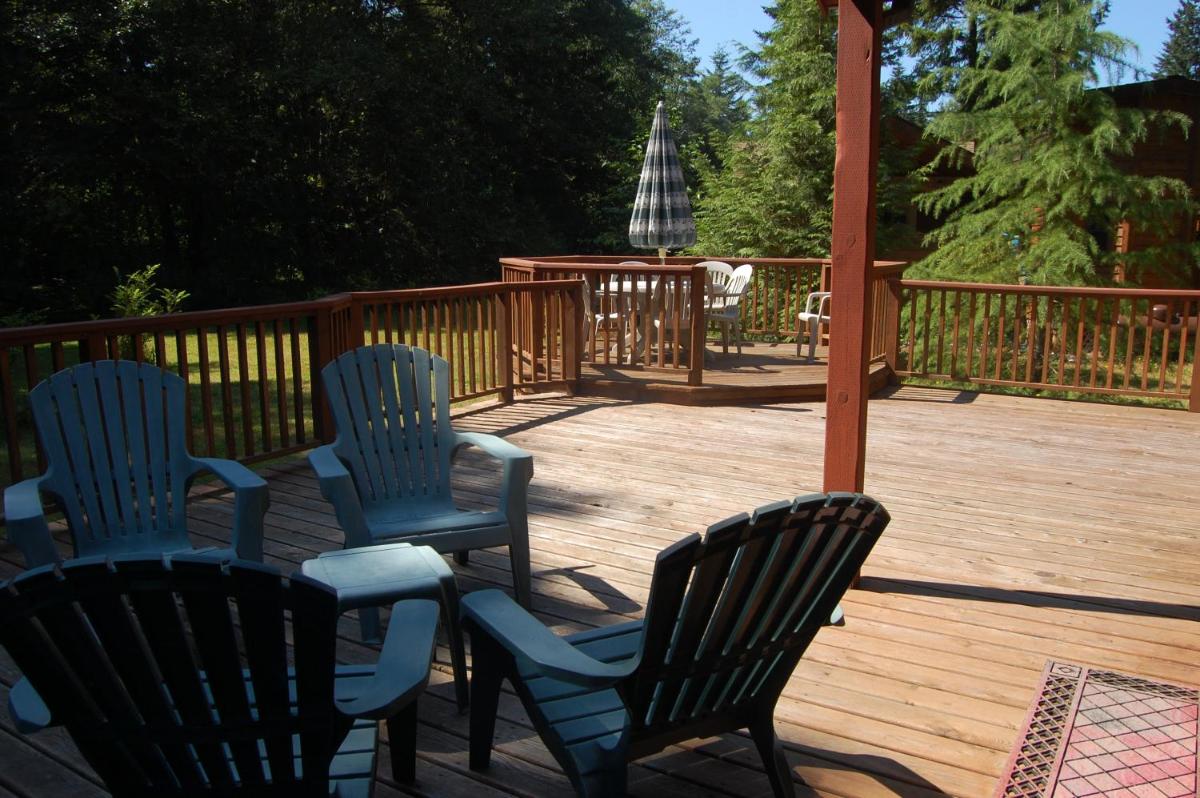Mount Hood Village Yurt 1 view 5