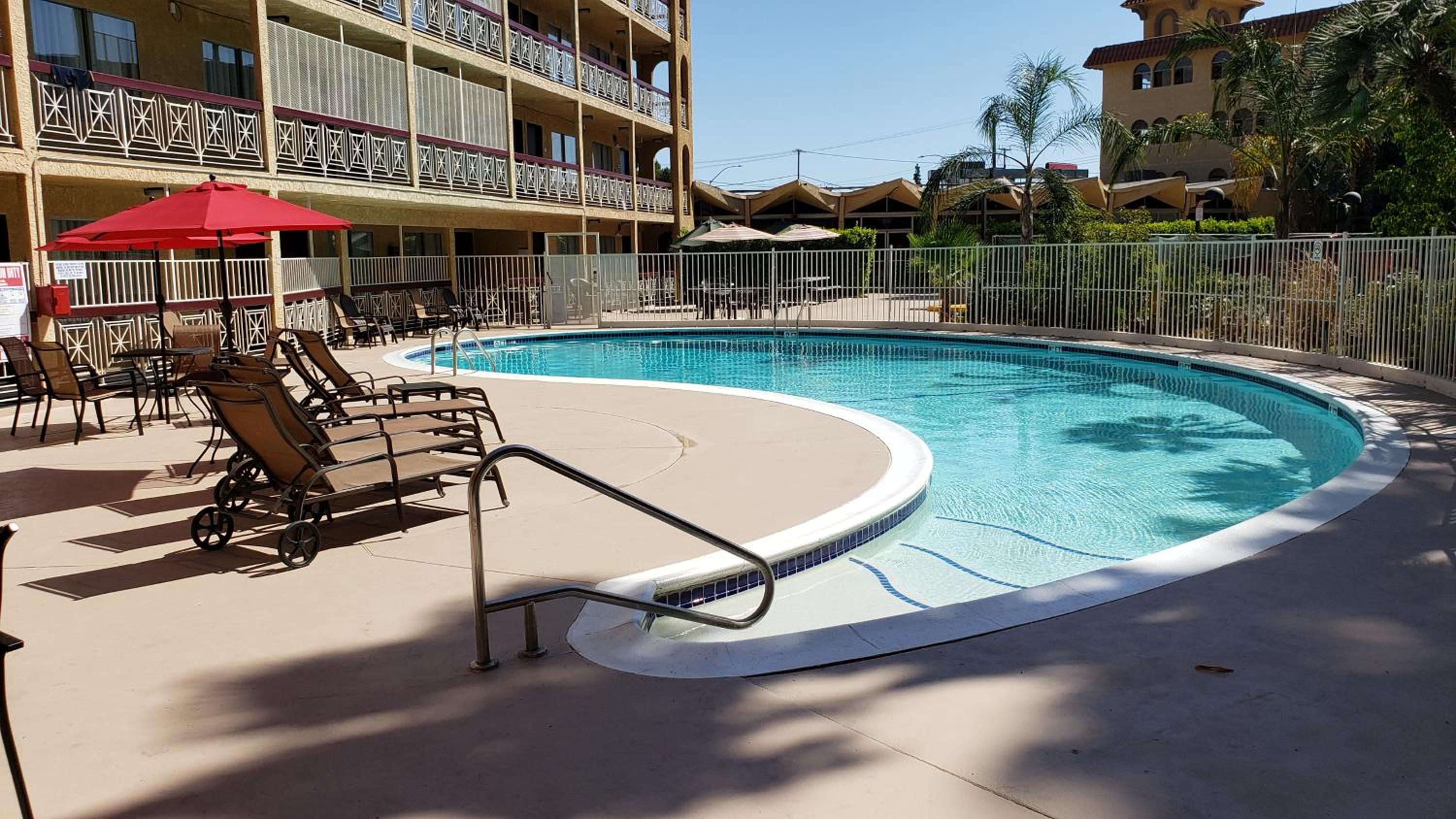 Burbank Vacations - Ramada by Wyndham Burbank Airport - Property Image 17