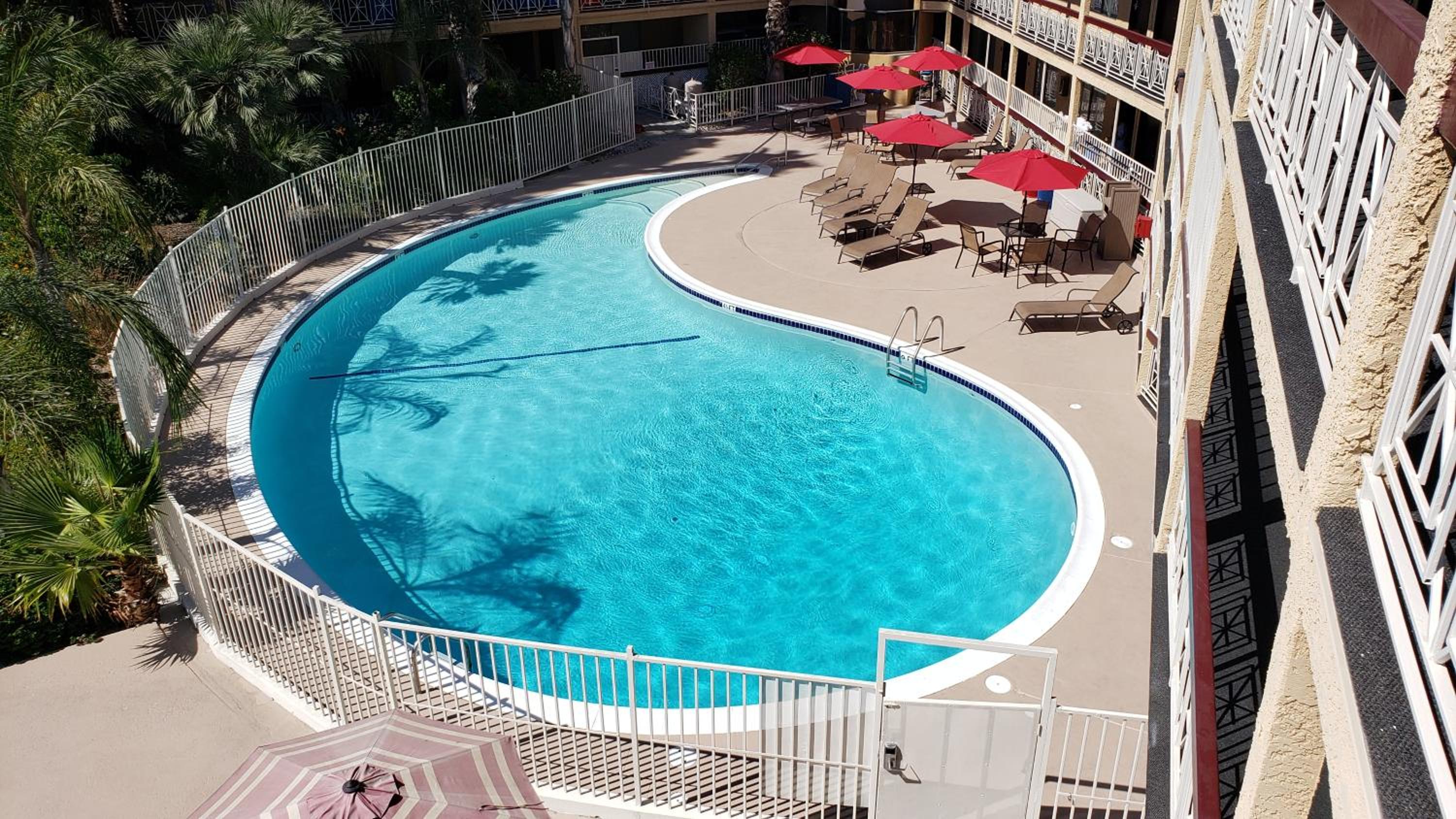 Burbank Vacations - Ramada by Wyndham Burbank Airport - Property Image 16