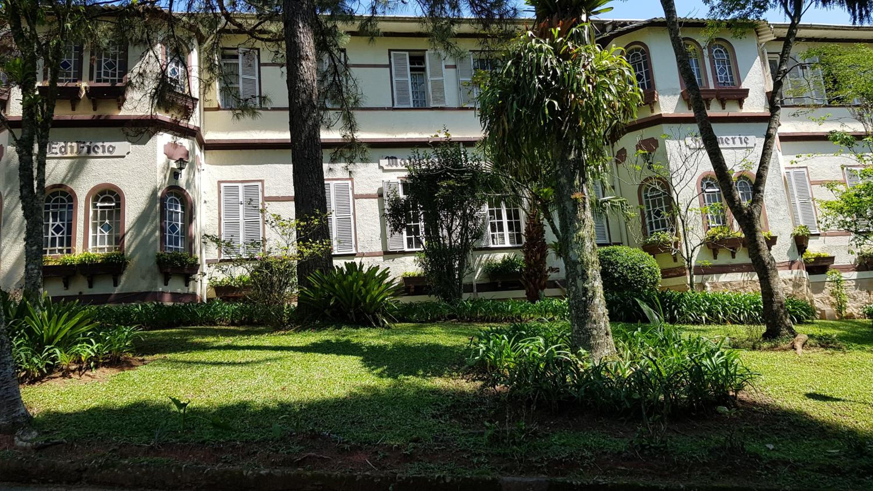 Apartamento em Petrópolis, Edifício Majestoso Cremerie view 2