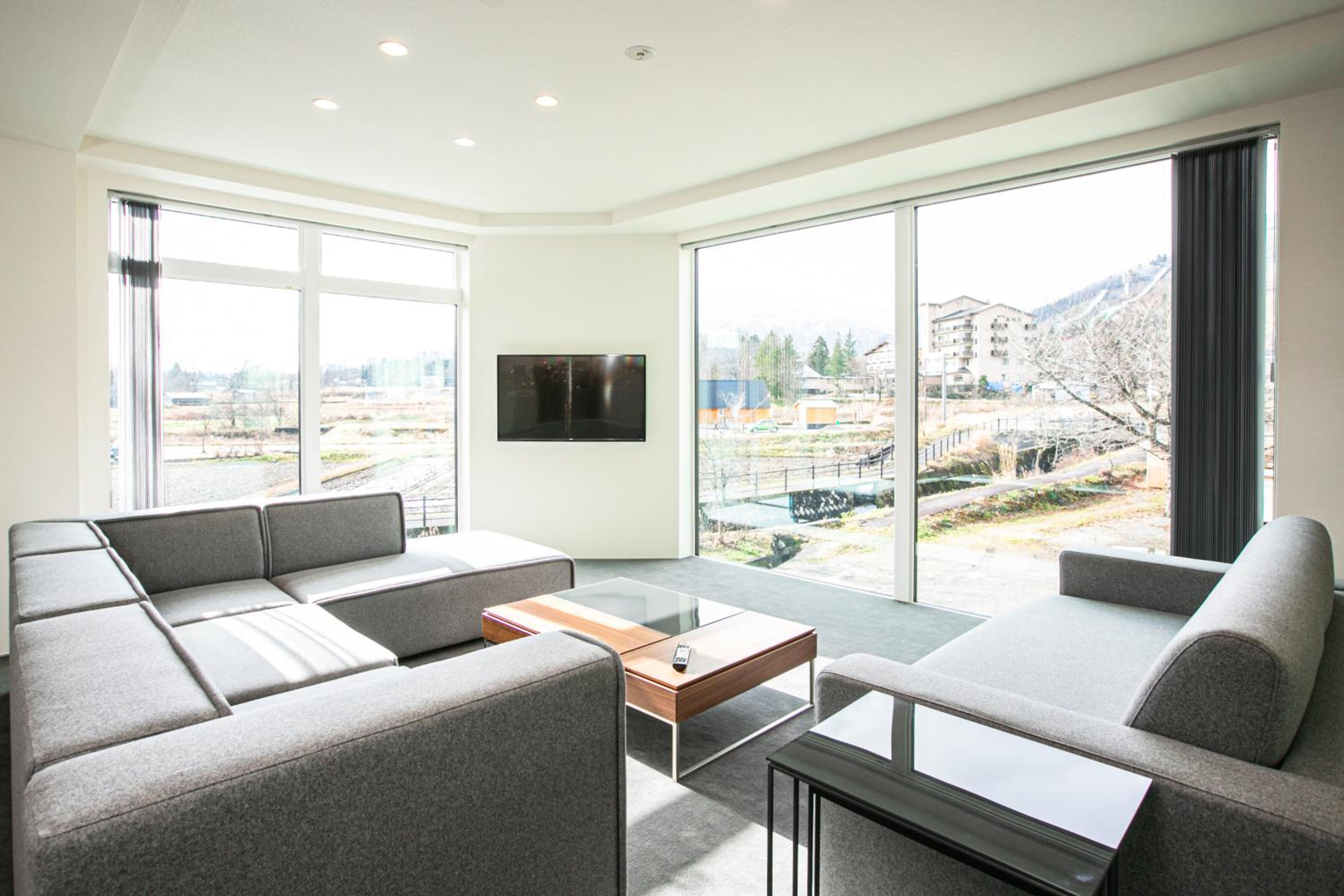 Bluebird Apartments by The Hakuba Collection