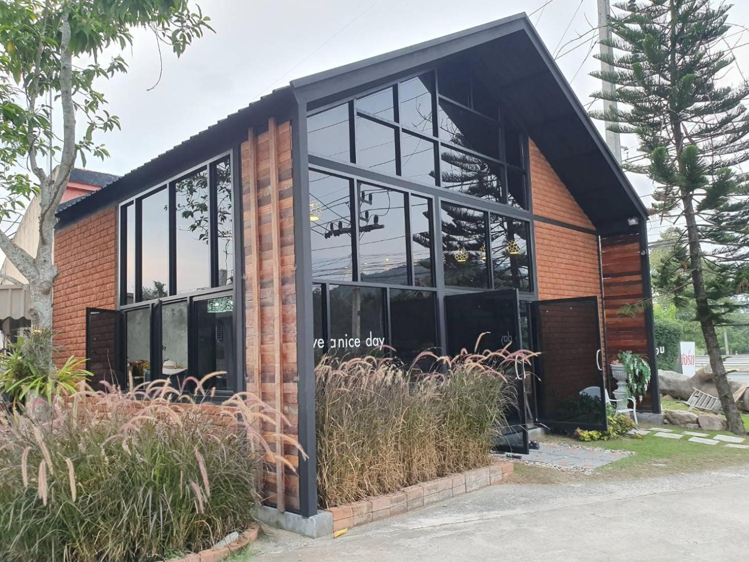 Phumaihom Resort