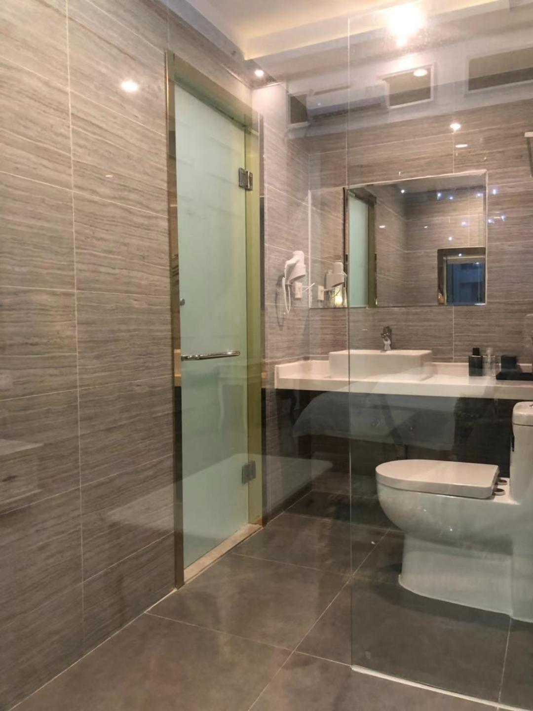 April Fair Duplex Apartment Guangzhou South Railway Station Ao Yuan Yue Shi Dai Branch