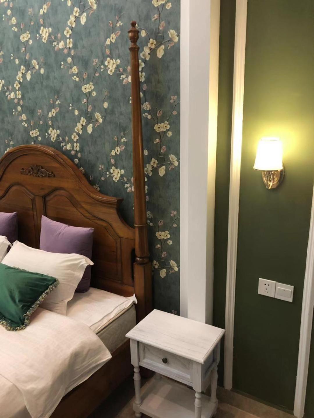 April Fair Duplex Apartment Guangzhou South Railway Station Ao Yuan Yue Shi Dai Branch