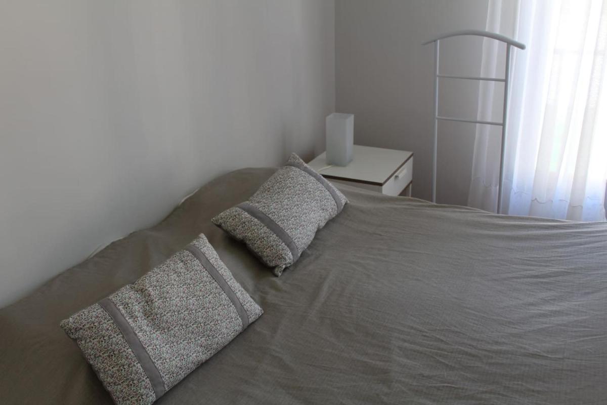 4 PIECES PLAGE A PIED TERRASSE view 5