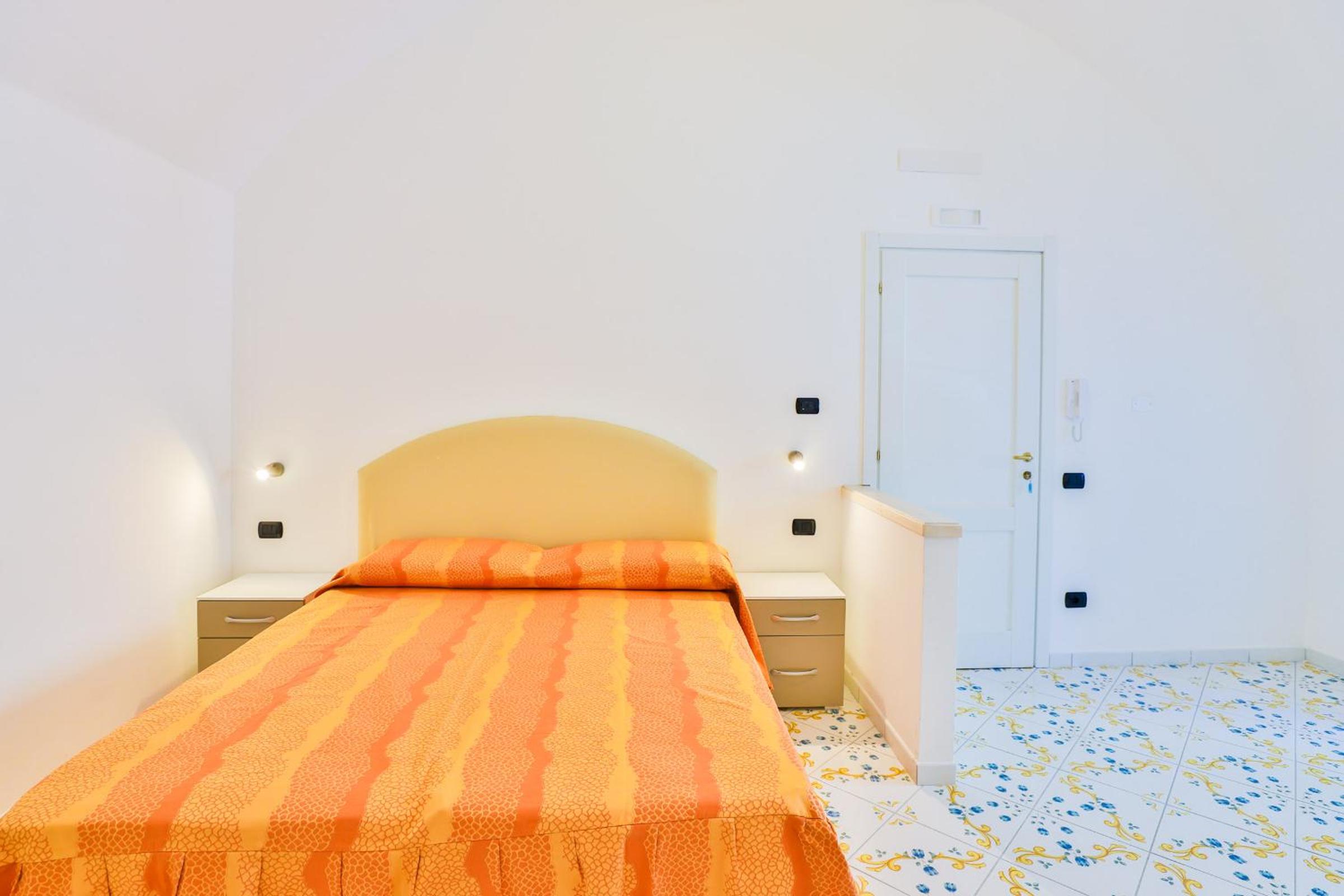 Della Monica Rooms view 3