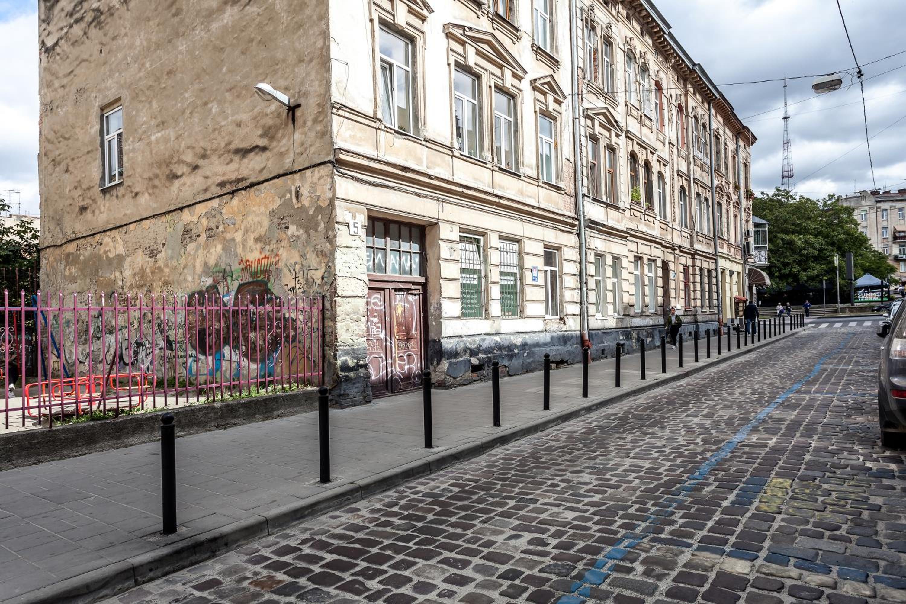 ROMANTIC apartments-near Opera house 5/4 view 3