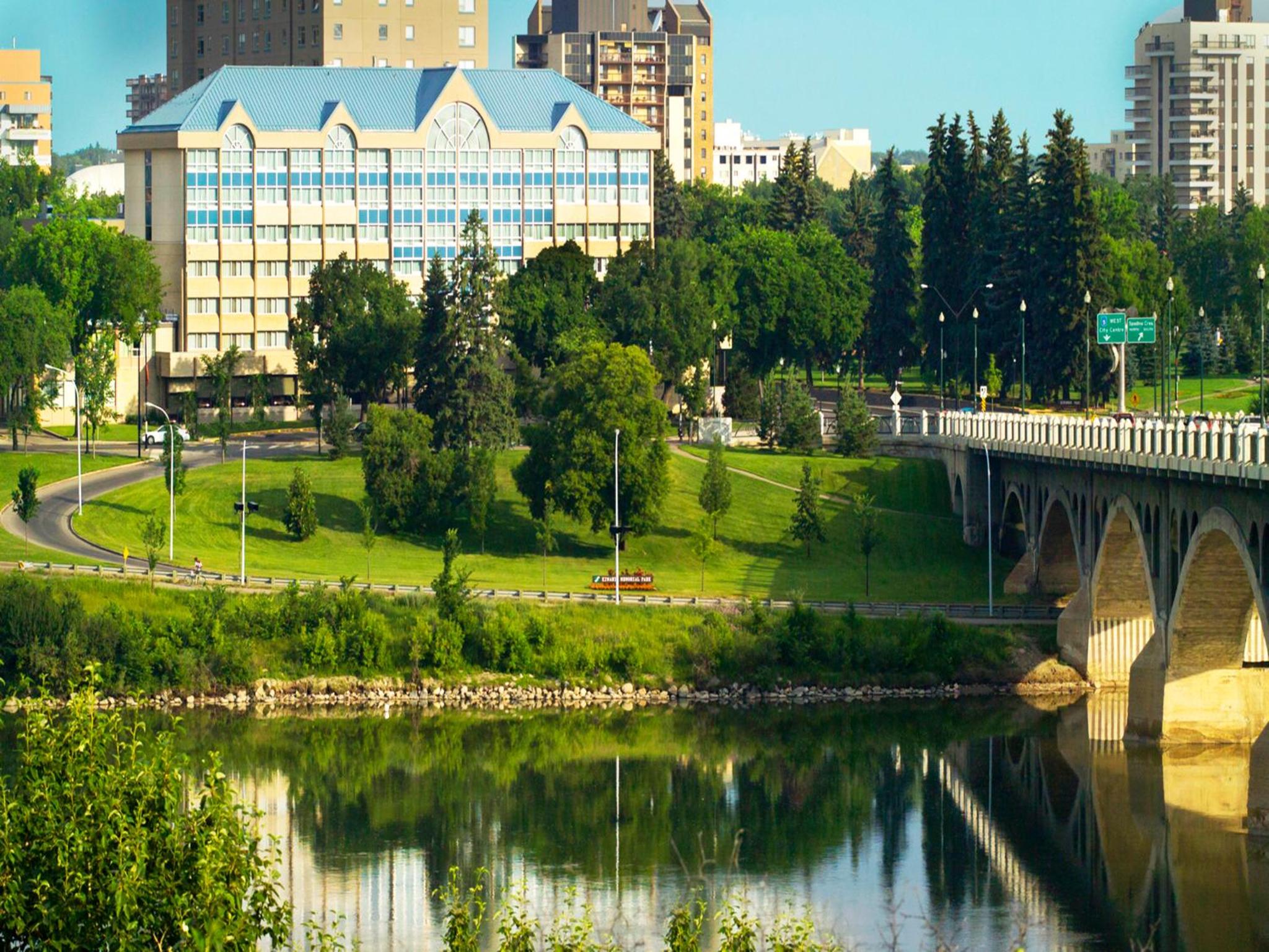 Saskatoon Vacations - Park Town Hotel - Property Image 1