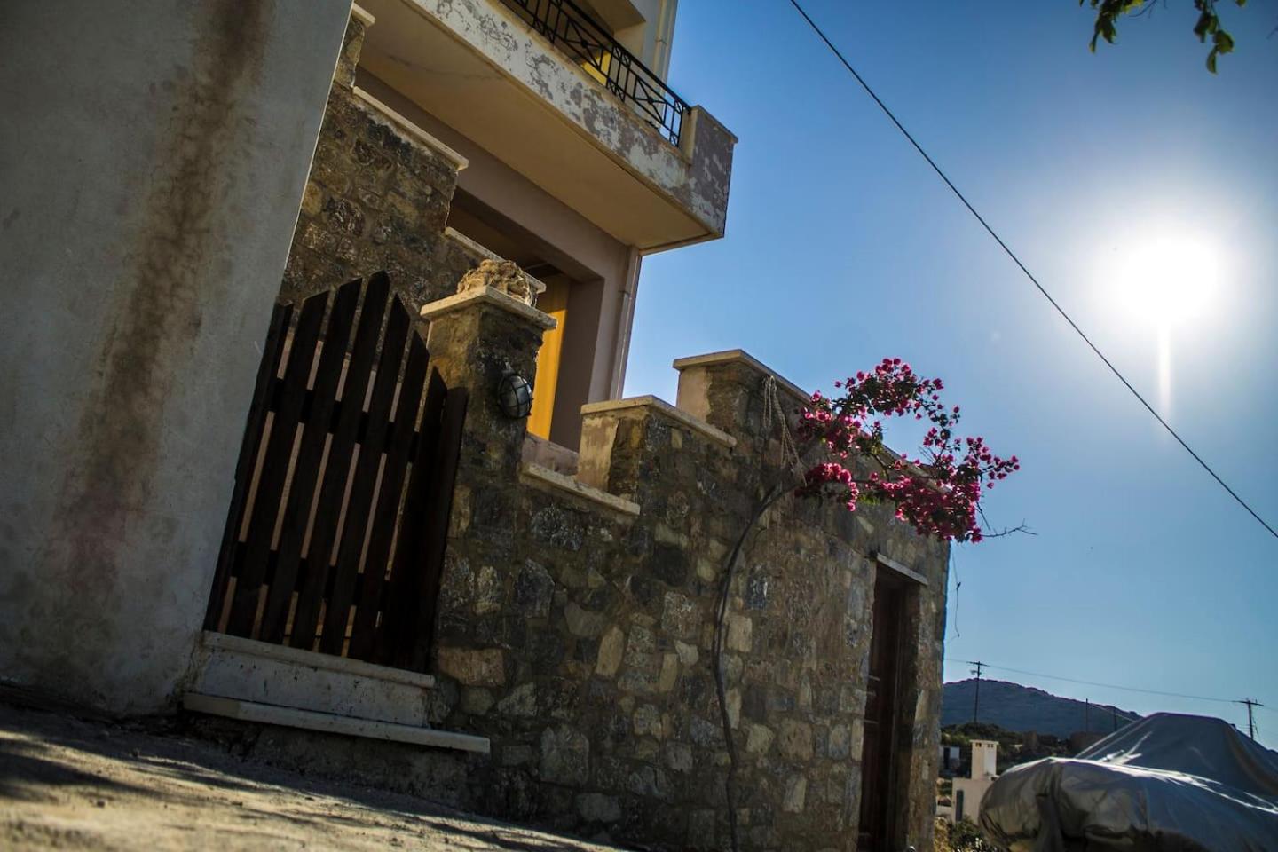 Seaview Symphony Appartments-Yiannis