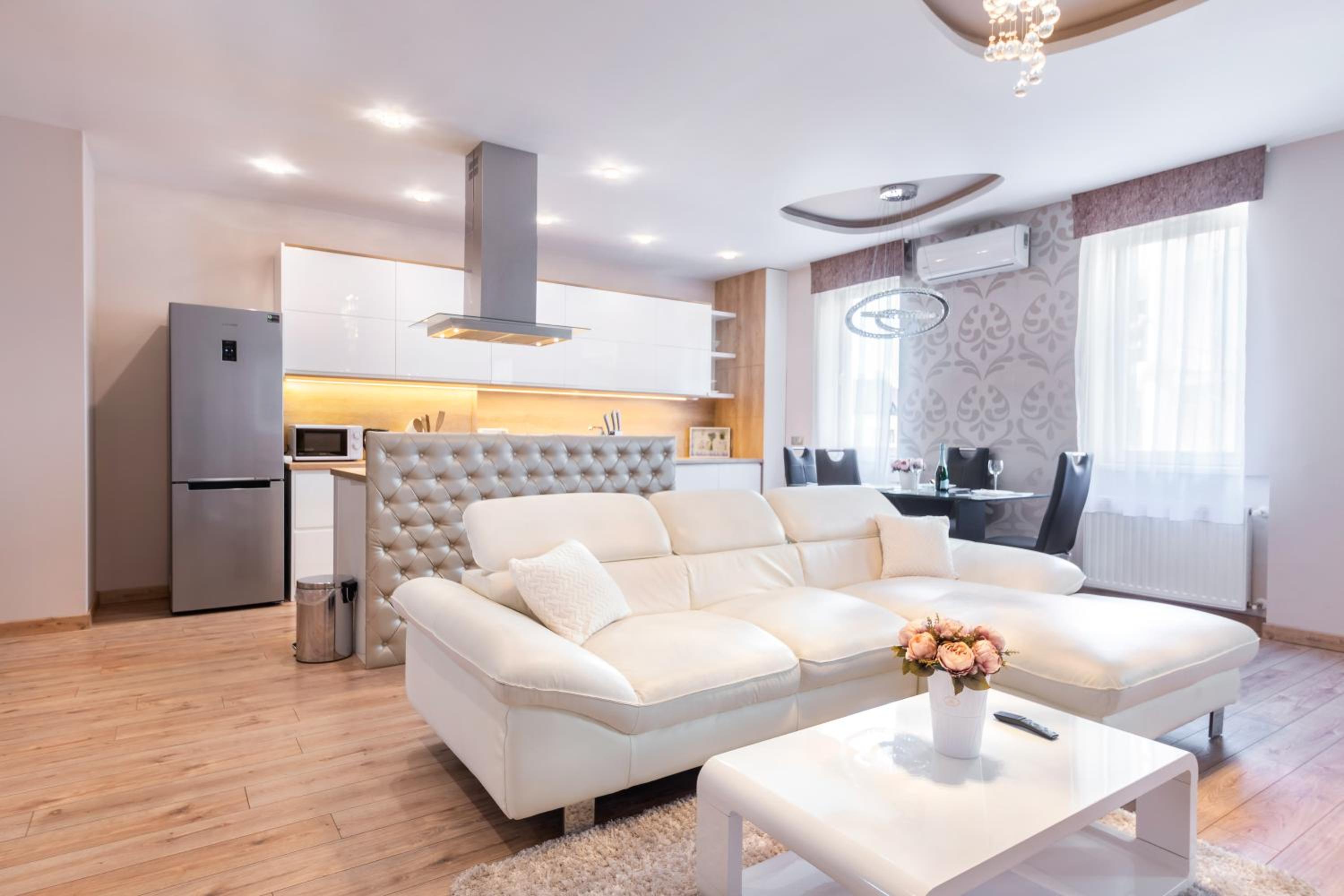 Raday Grand Deluxe Home view 2