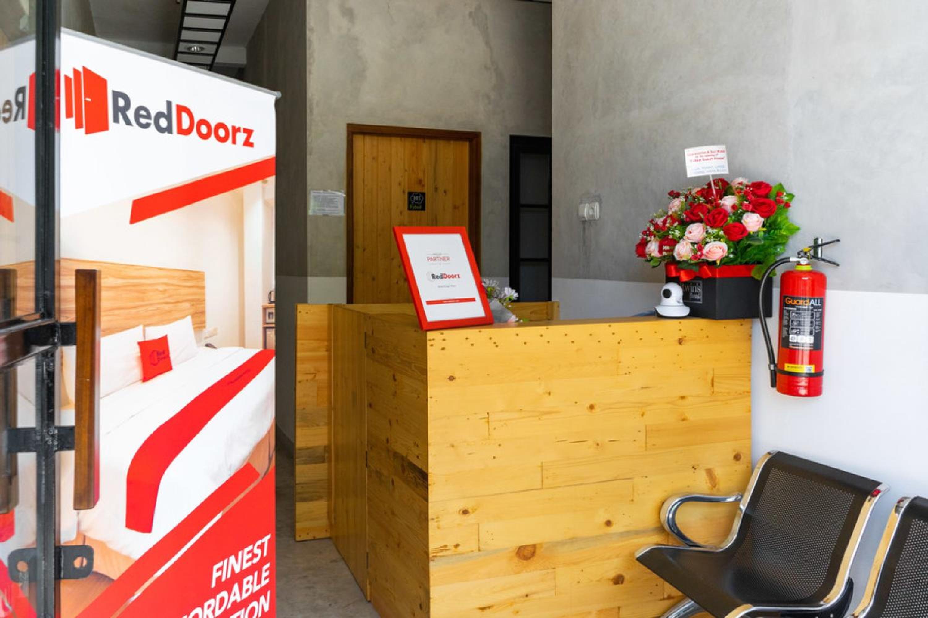 RedDoorz near Sam Poo Kong 3 Semarang view 2