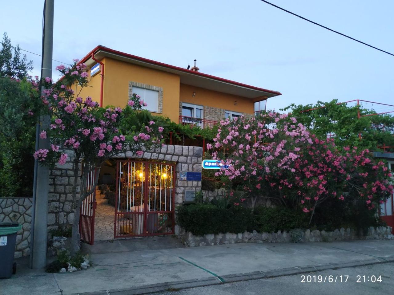 Apartments Maricic 200 meters from the Beach view 3