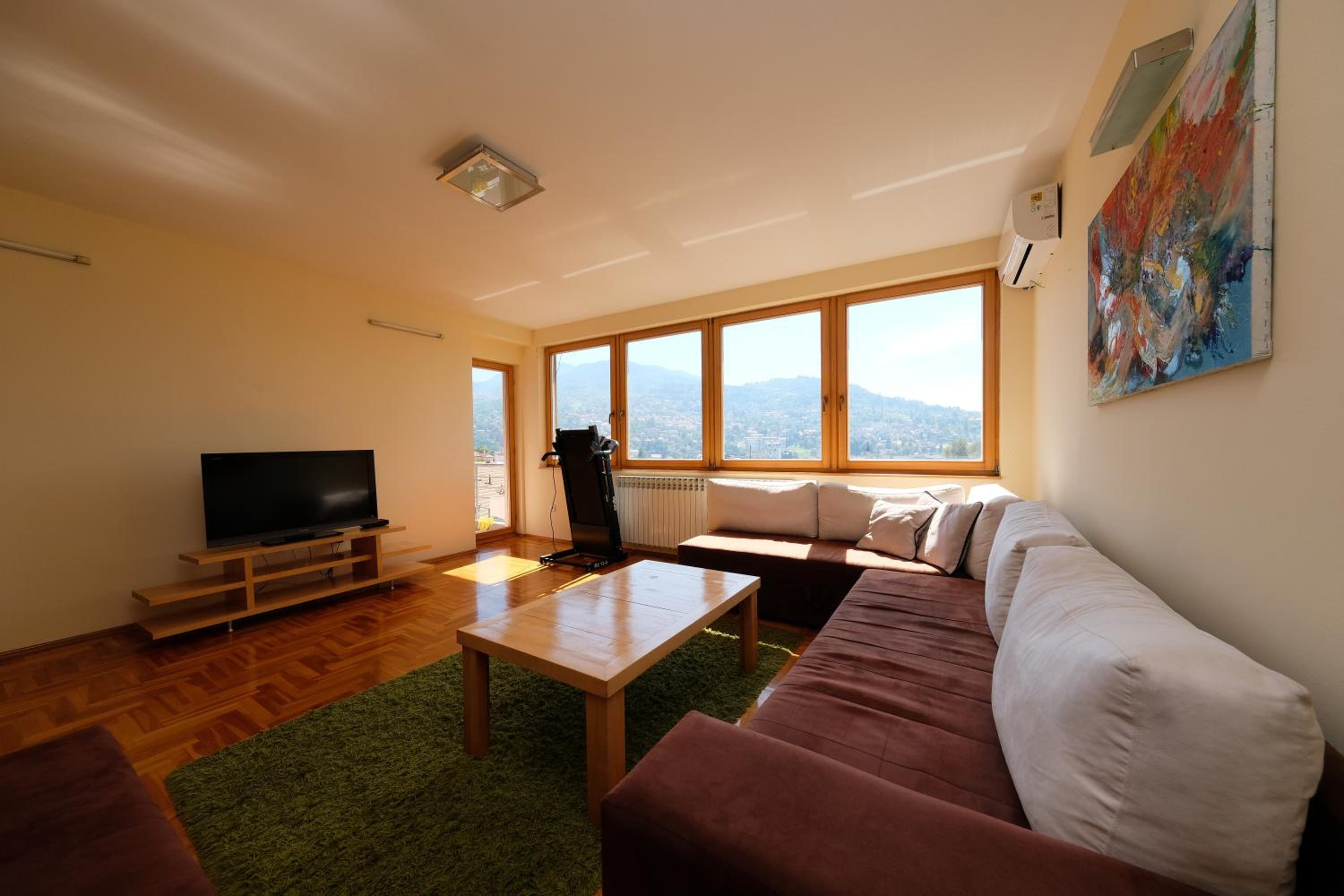Awesome Panorama Penthouse - free Parking and balcony