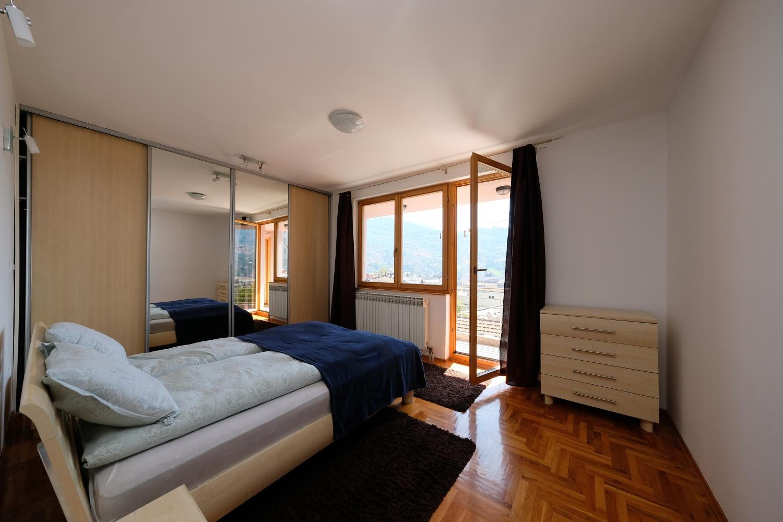 Awesome Panorama Penthouse - free Parking and balcony