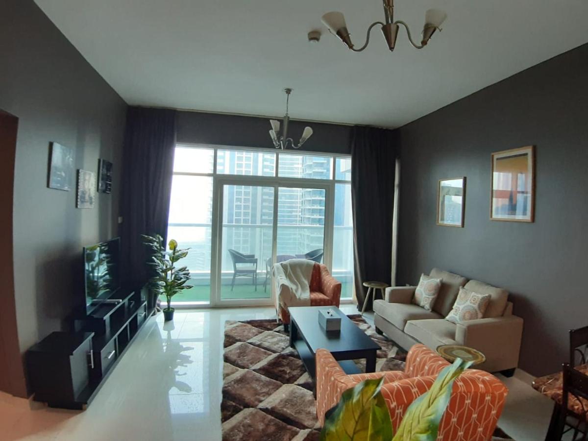 Golden Stay Vacation Homes continental tower marina