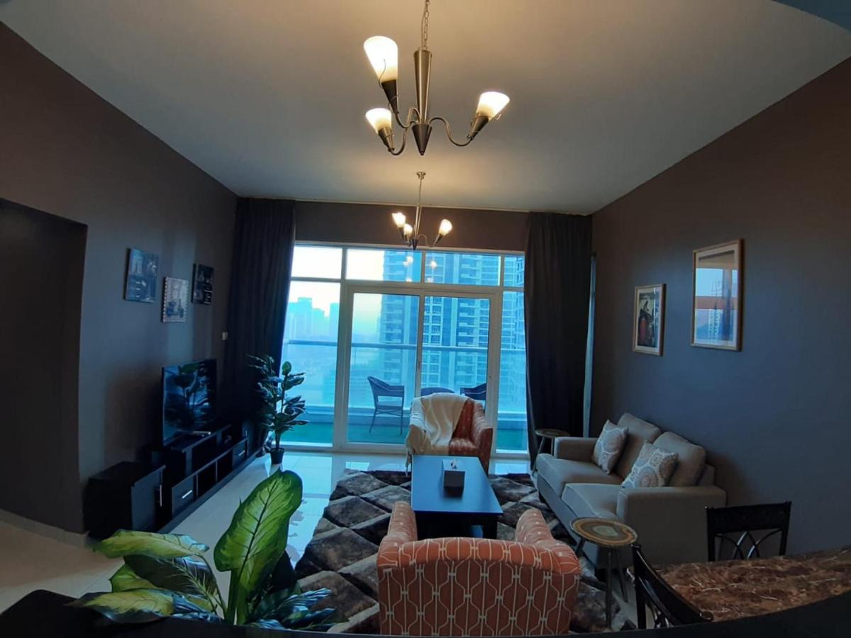 Golden Stay Vacation Homes continental tower marina