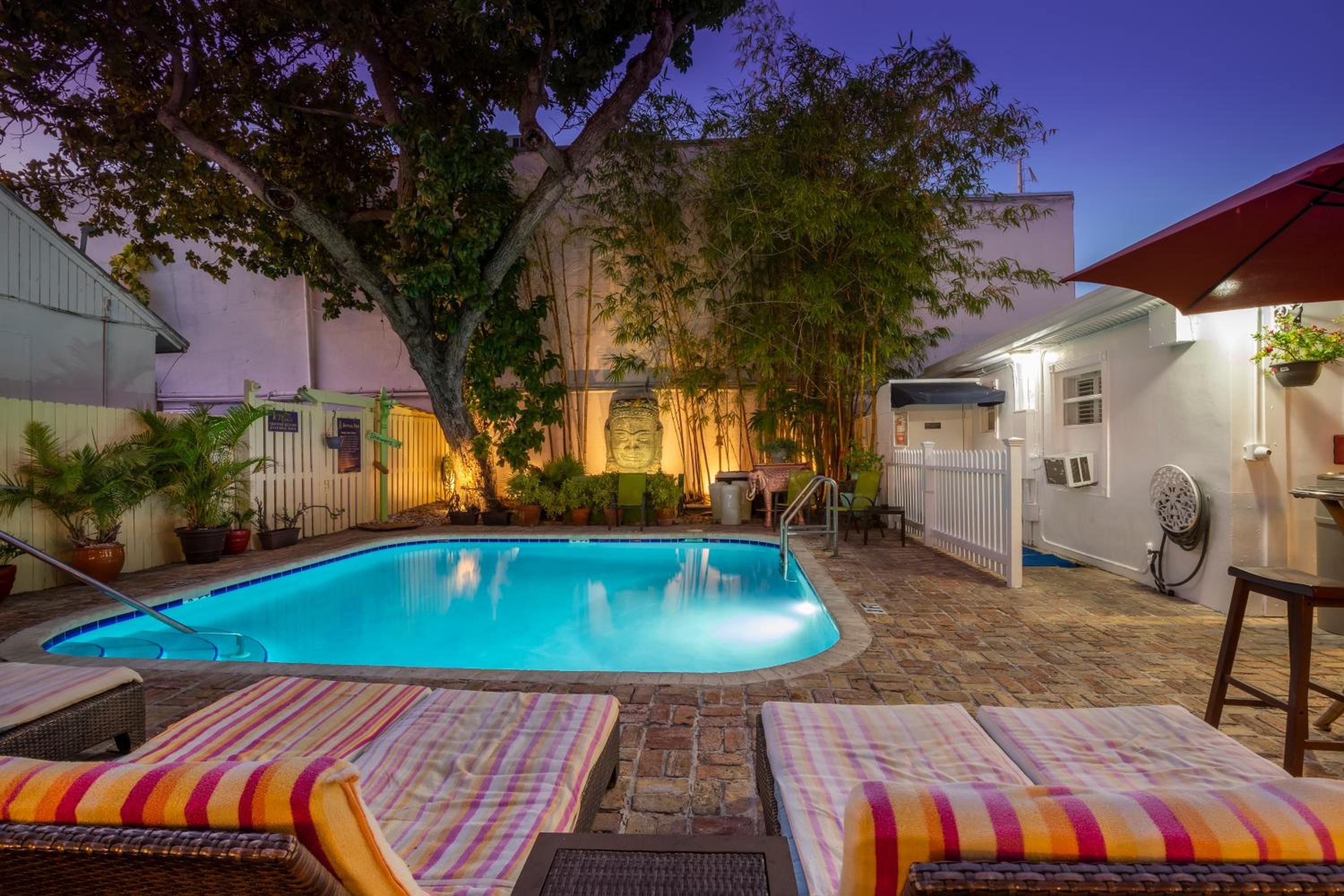 Duval Inn - Key West