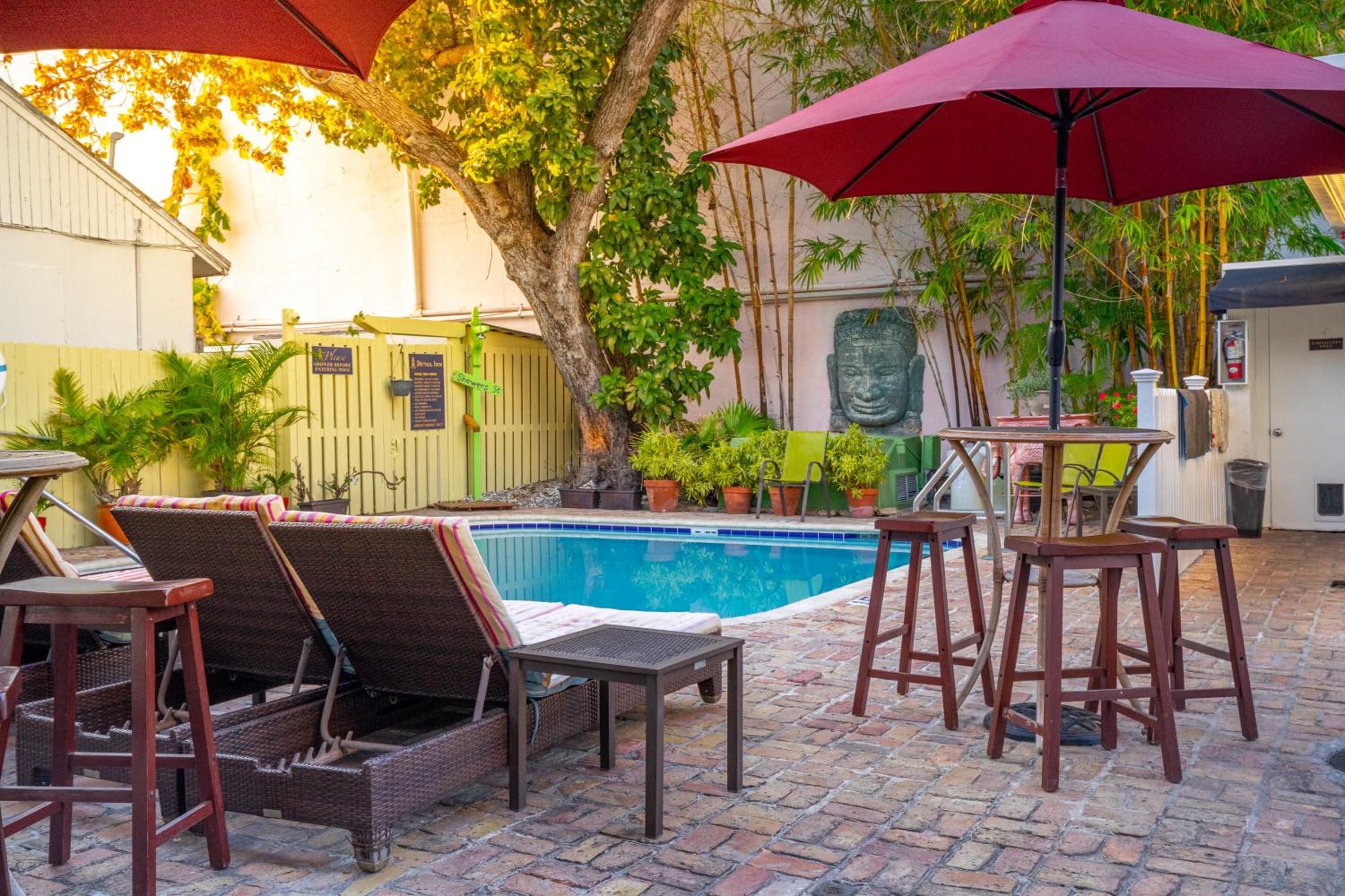 Duval Inn - Key West