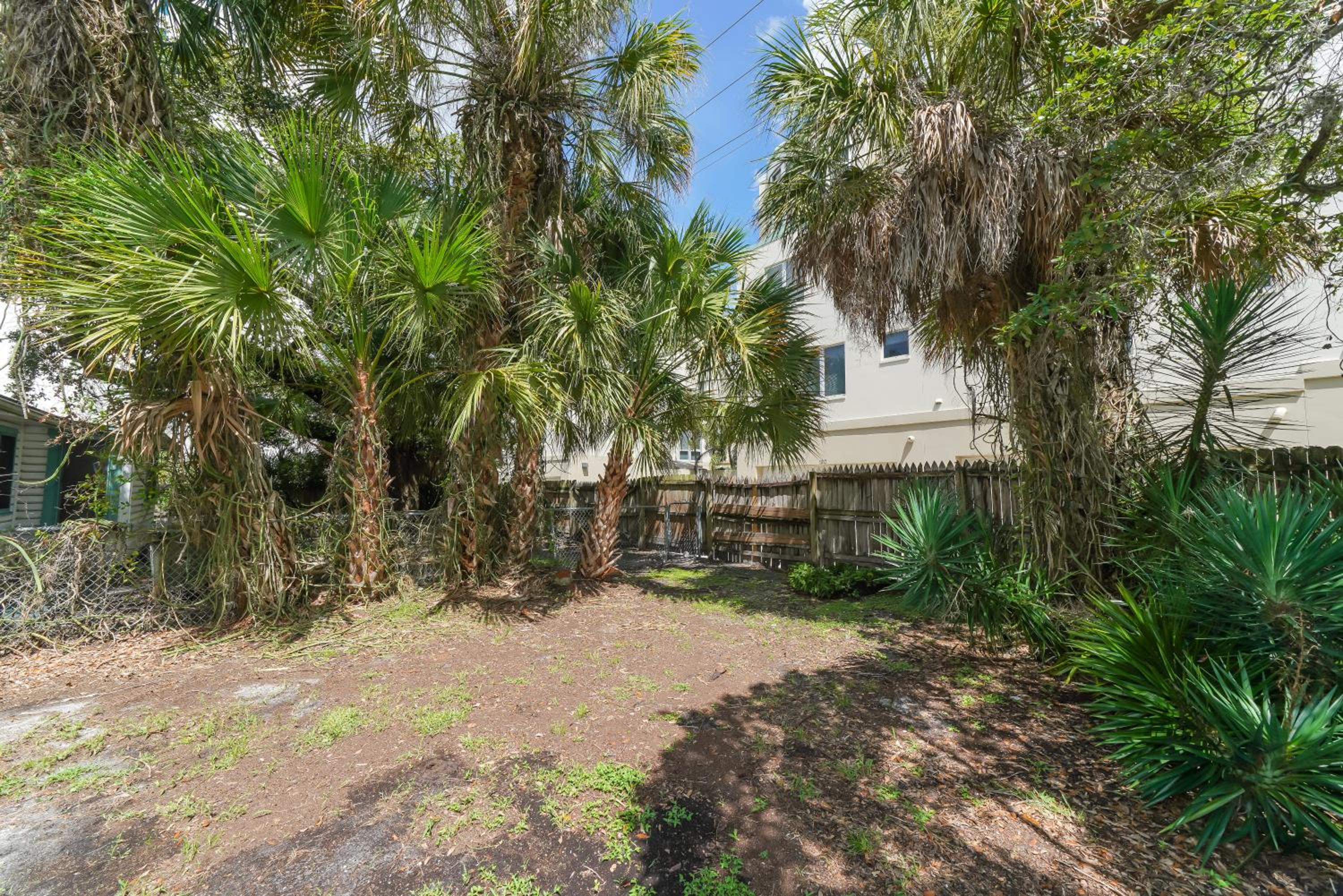 Historic home in downtown, Built in 1911 view 3