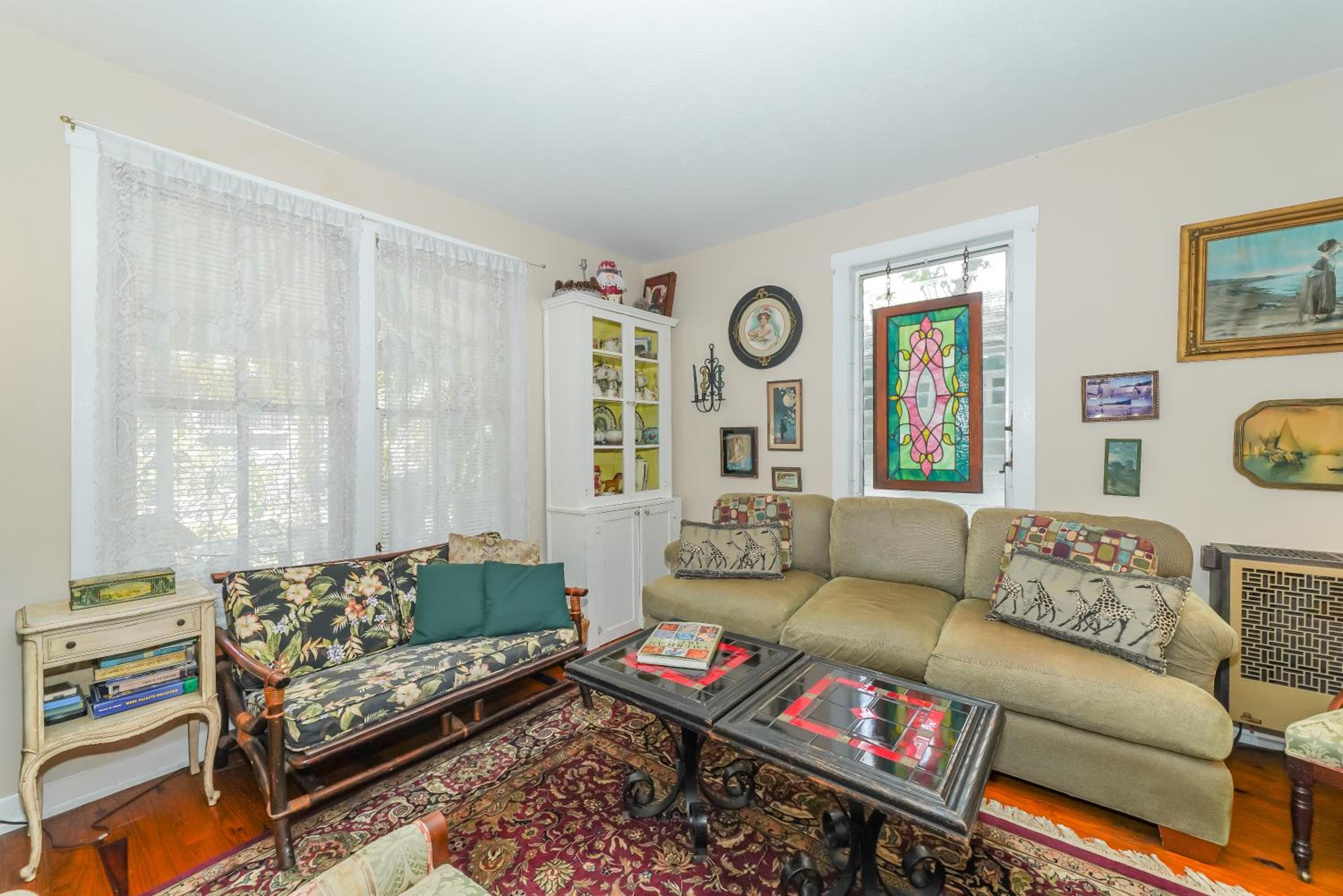 Historic home in downtown, Built in 1911 view 5