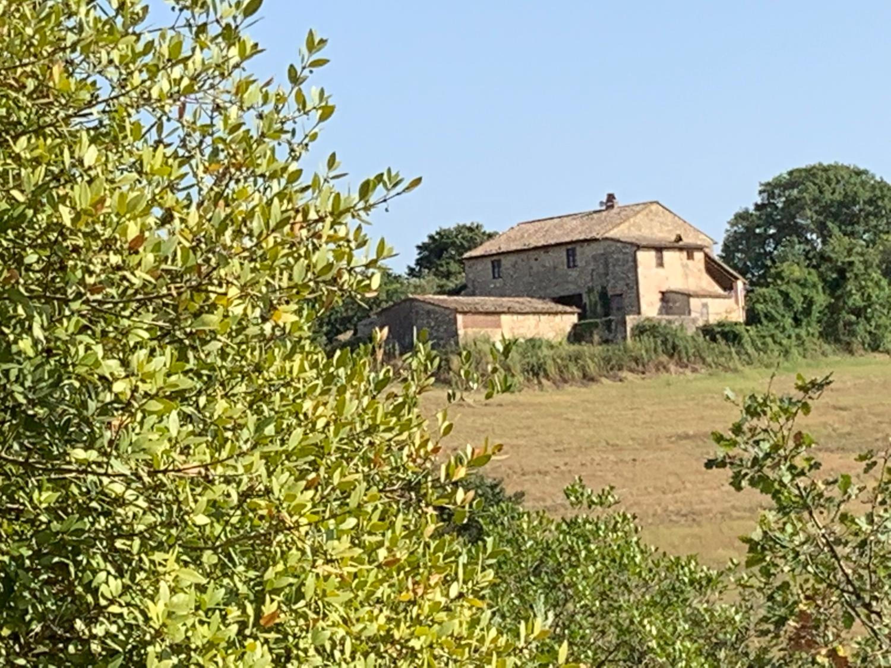 SCAPPO IN UMBRIA, casale al lago