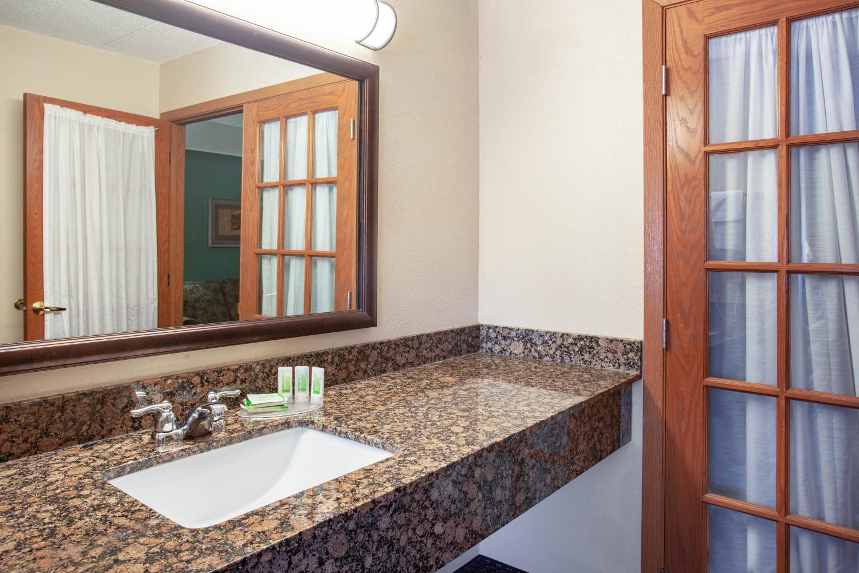 AmericInn by Wyndham St. Peter - Property Image 28