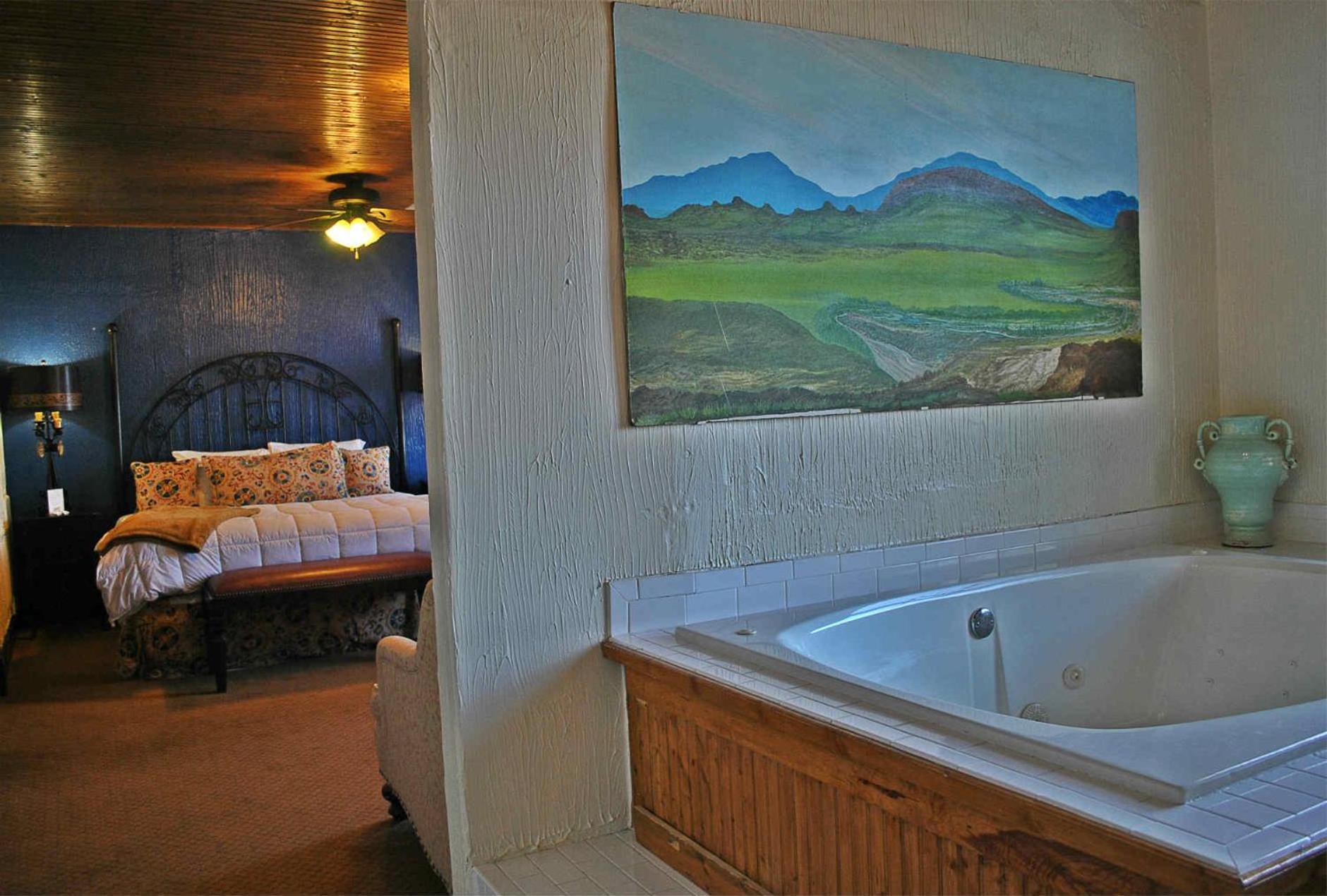 Alpine Vacations - The Holland Hotel - Property Image 2