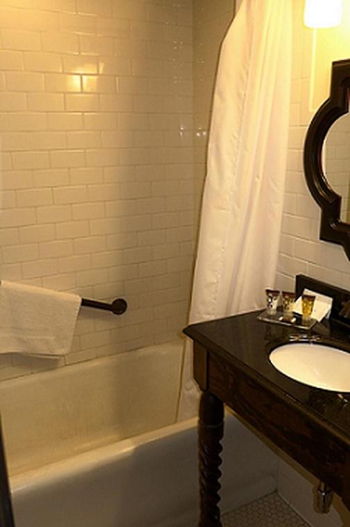 Alpine Vacations - The Holland Hotel - Property Image 1