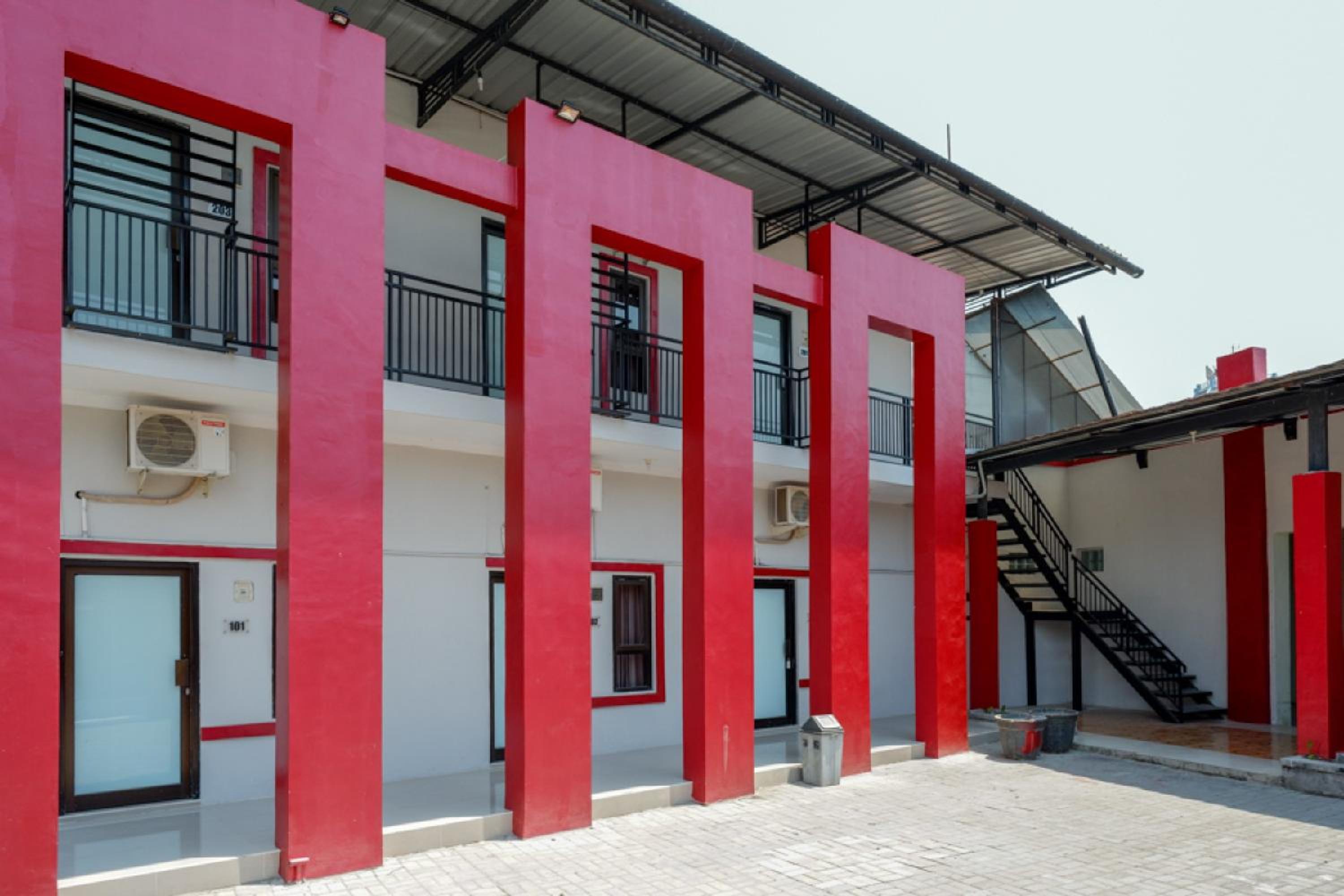 RedDoorz Syariah near Alun Alun Tegal view 5