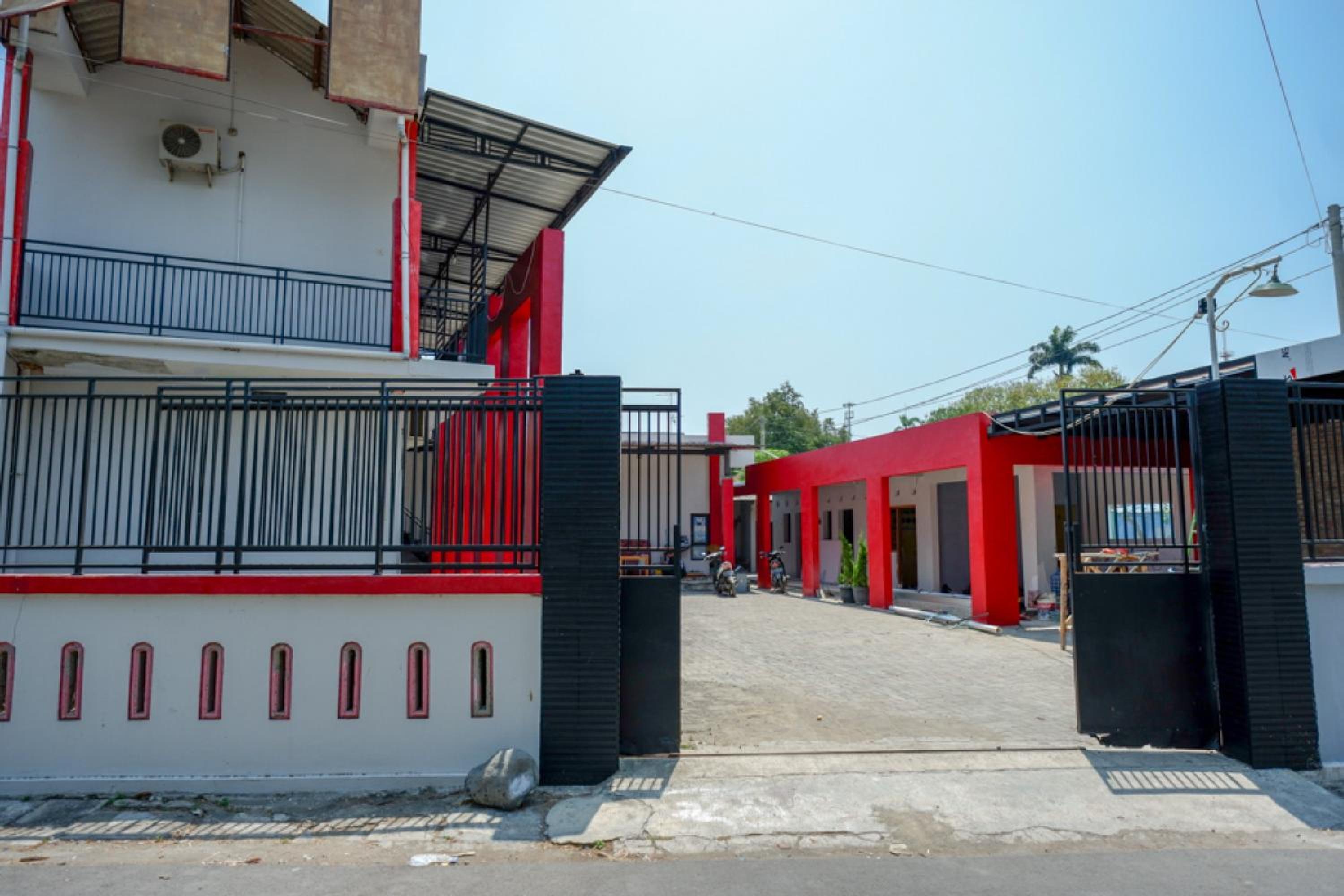 RedDoorz Syariah near Alun Alun Tegal view 4
