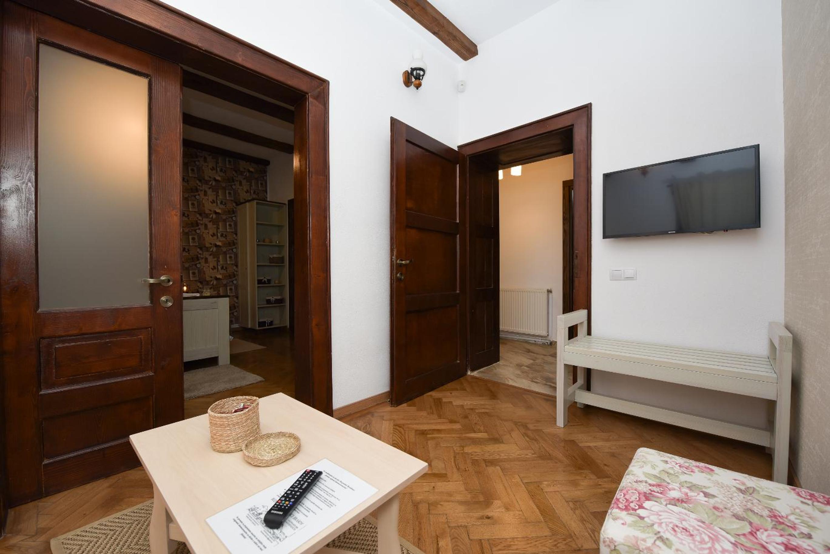 Buzoianu Residence by Holztreppe view 5