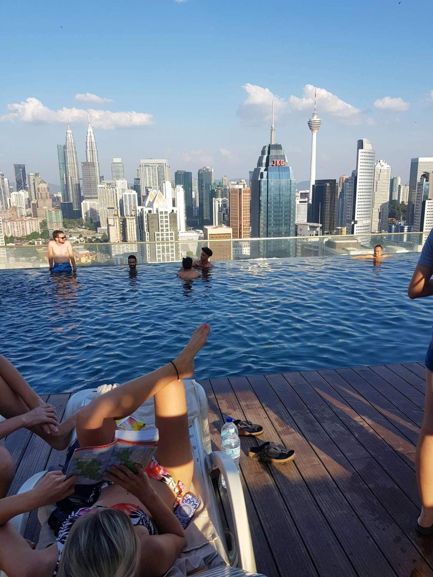 Regalia Suites Skypool View KLCC by Enjoy your stay