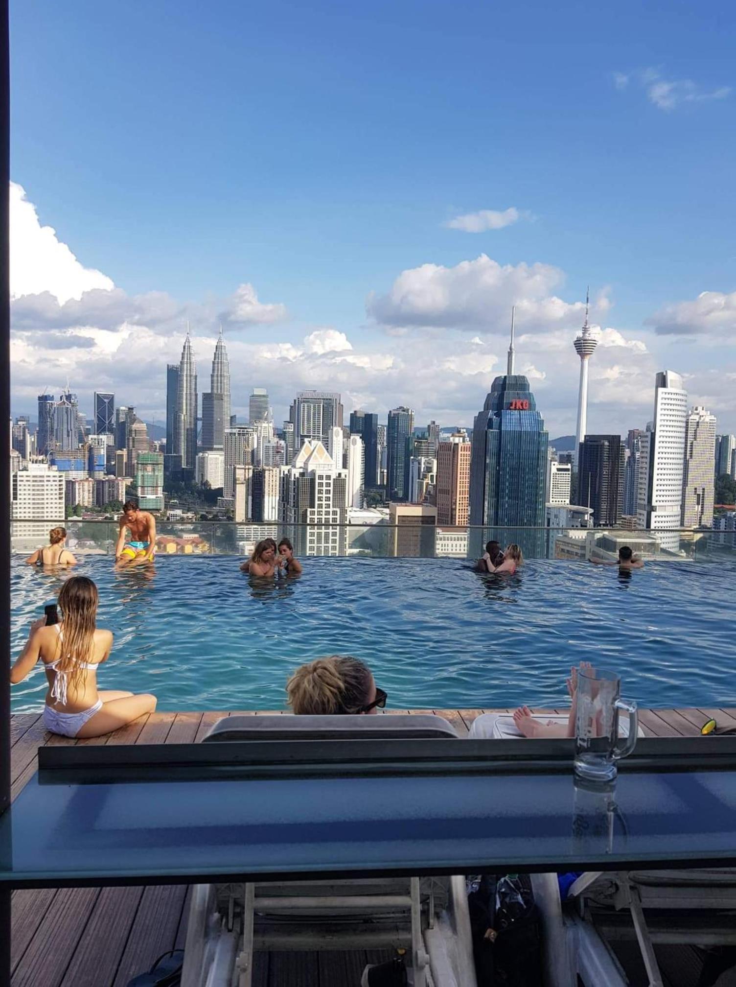 Regalia Suites Skypool View KLCC by Enjoy your stay