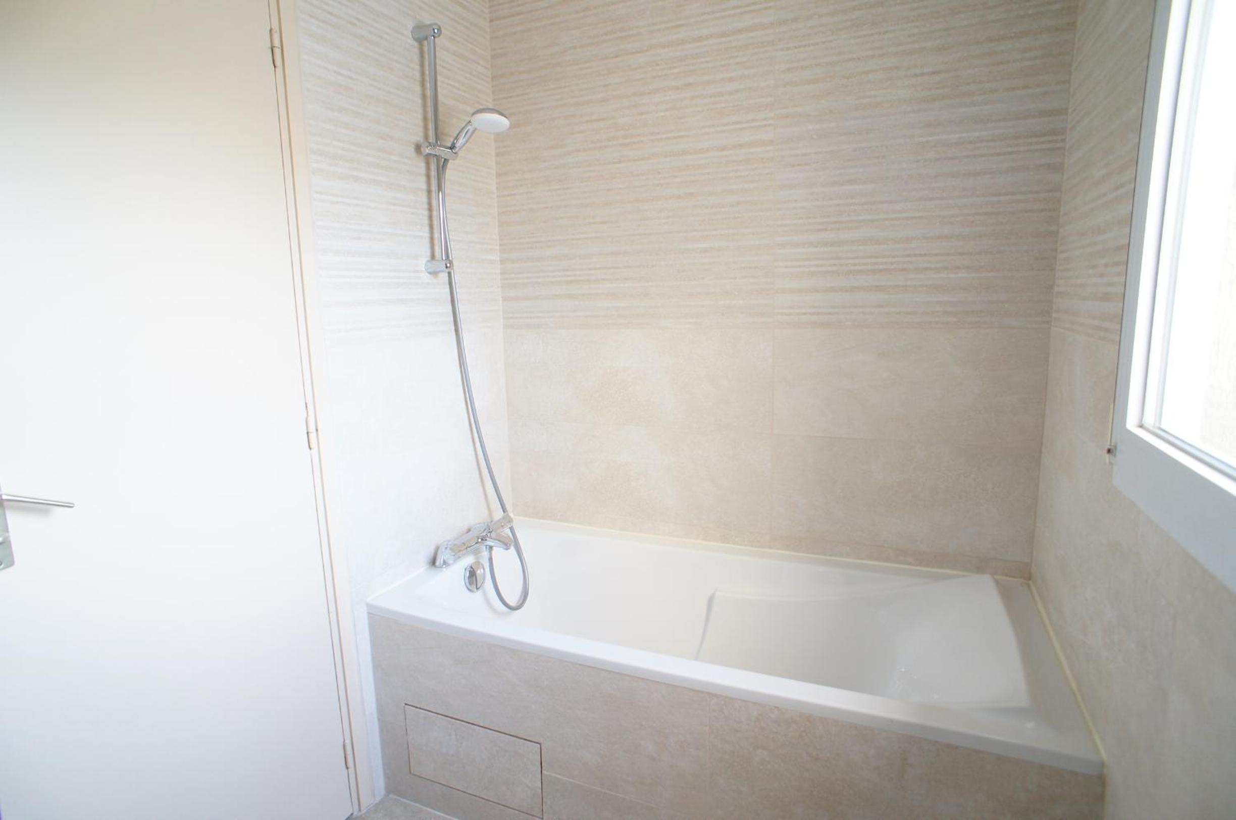 Boulogne-Billancourt Vacations - Hotel De France - Property Image 3