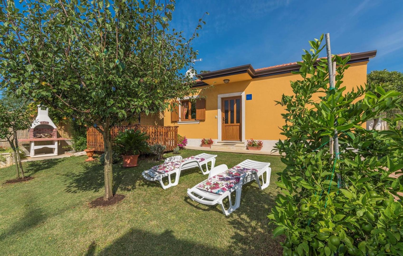 Holiday House Antonio view 3