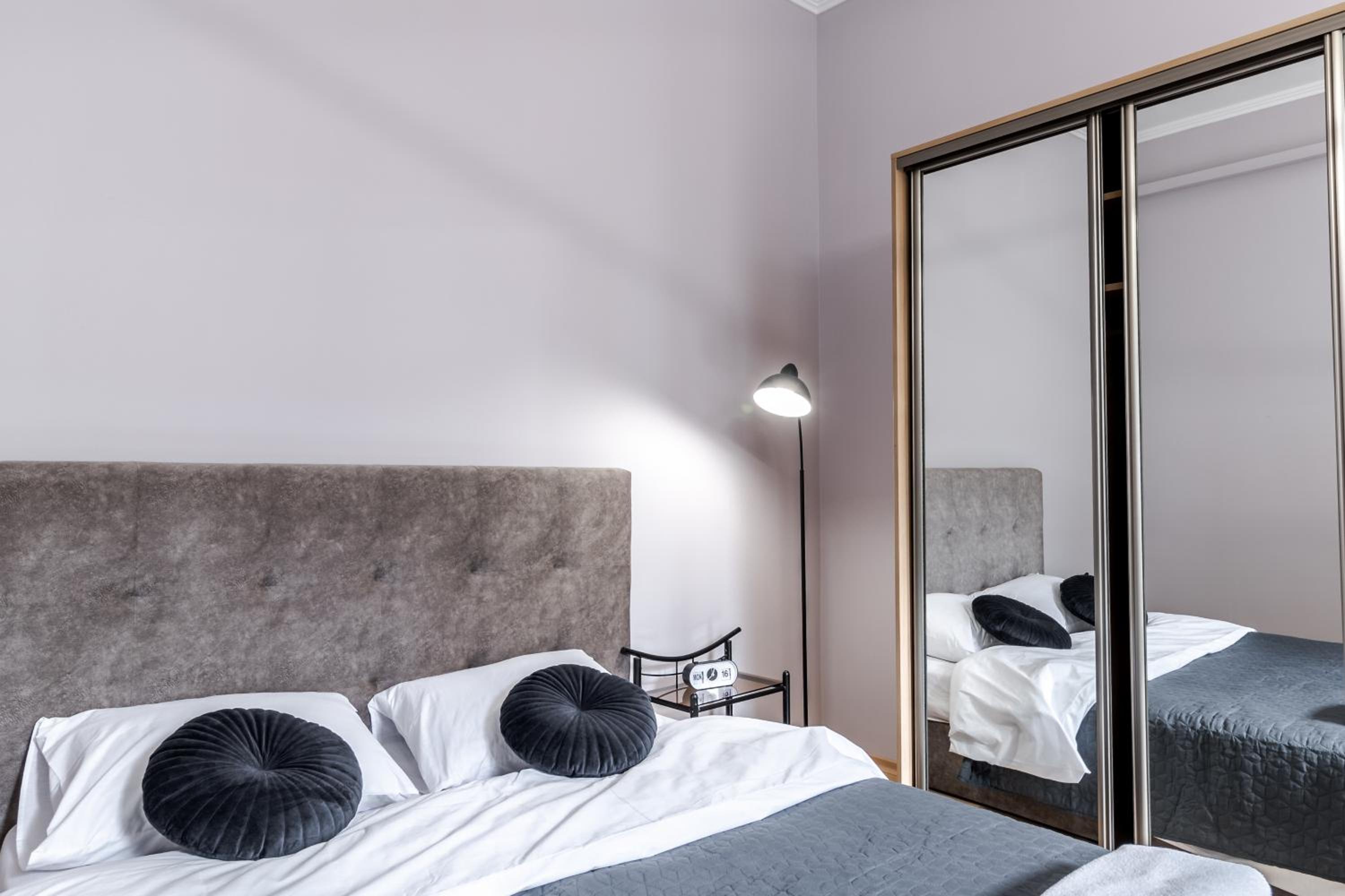 Midwheel Apartment 9 view 4