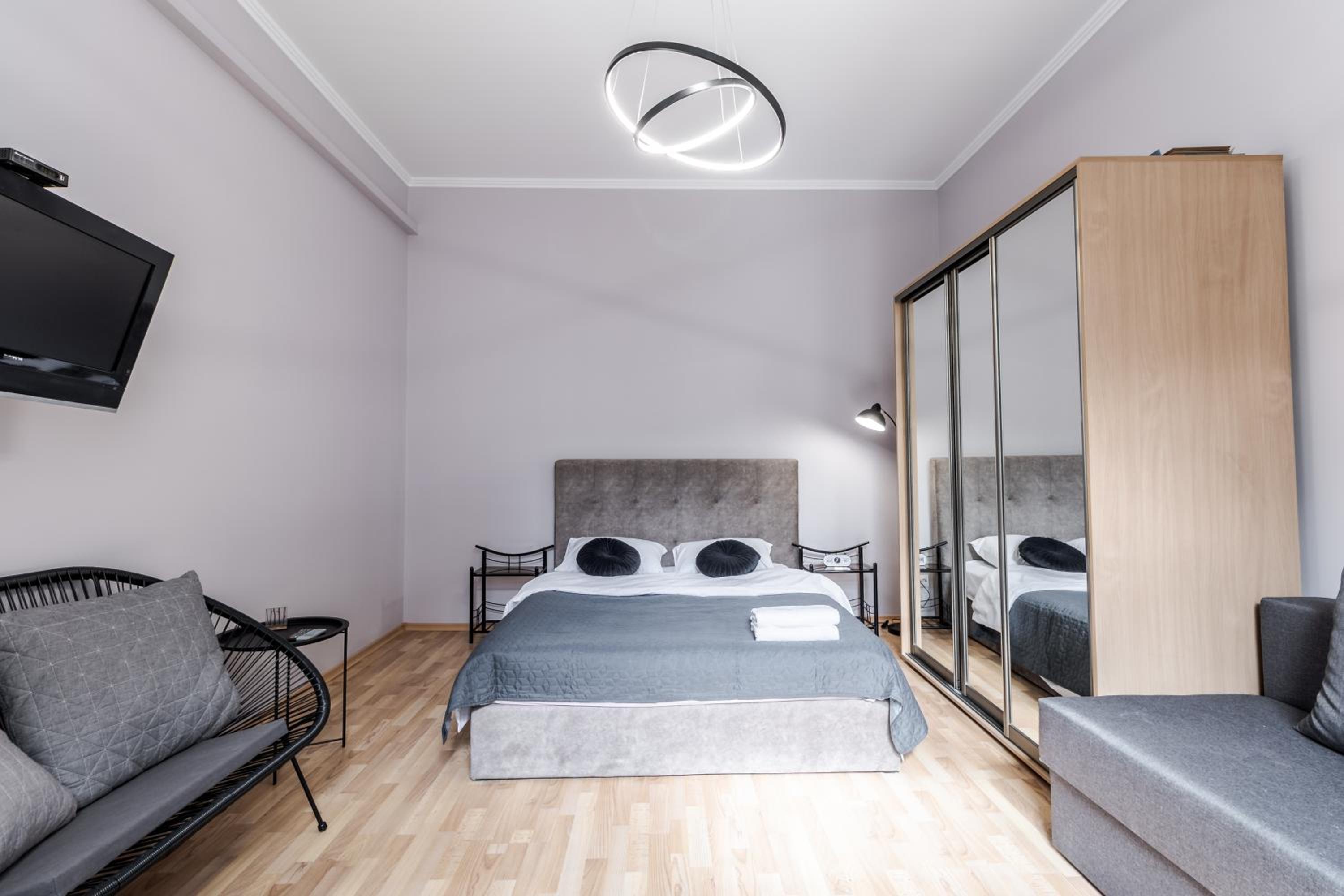 Midwheel Apartment 9 view 5