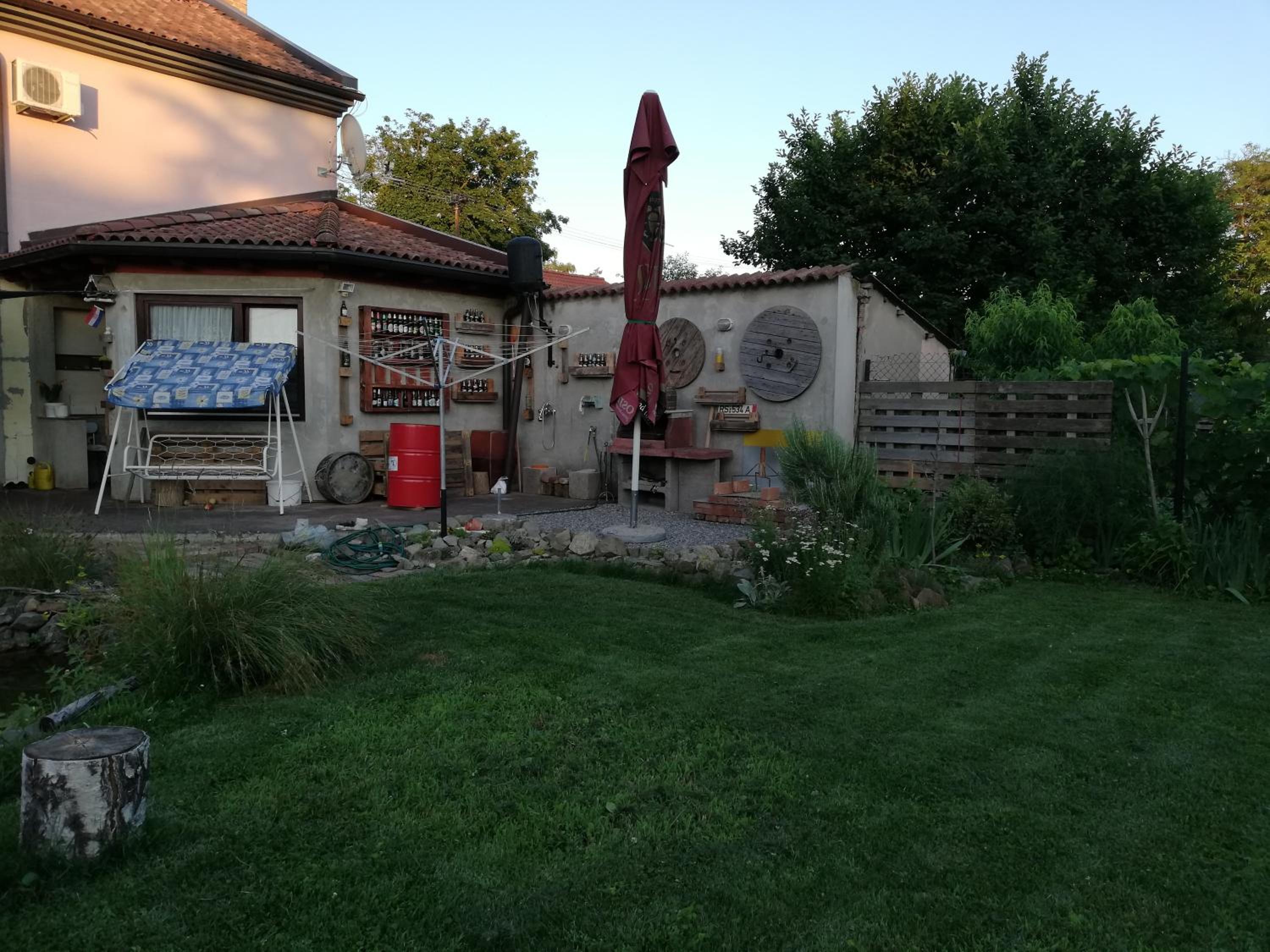 Photo 10