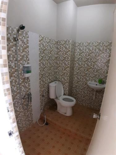 Tulip Inn Tomohon view 3